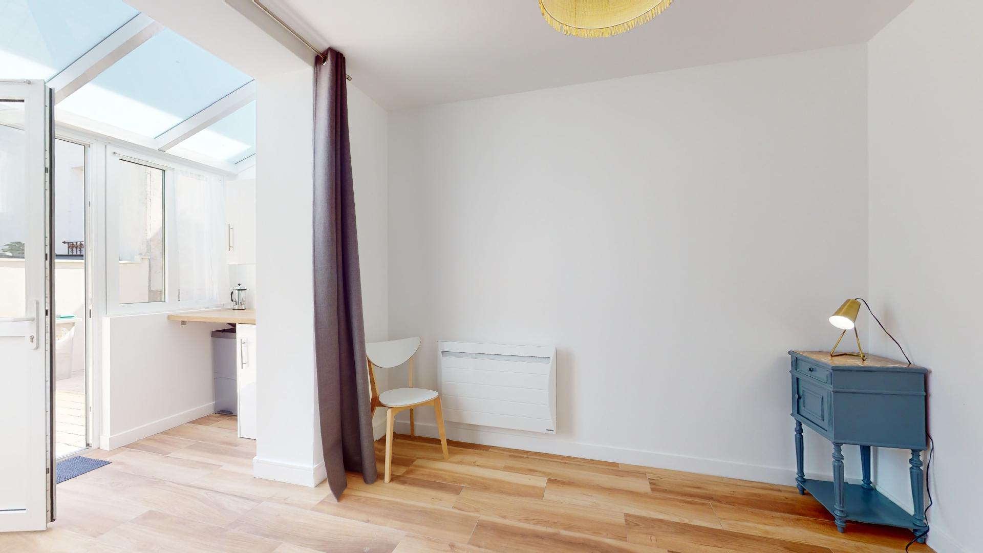Room For Two With A Bloc Hotel, A Bathroom And Toilets - 2 - 1