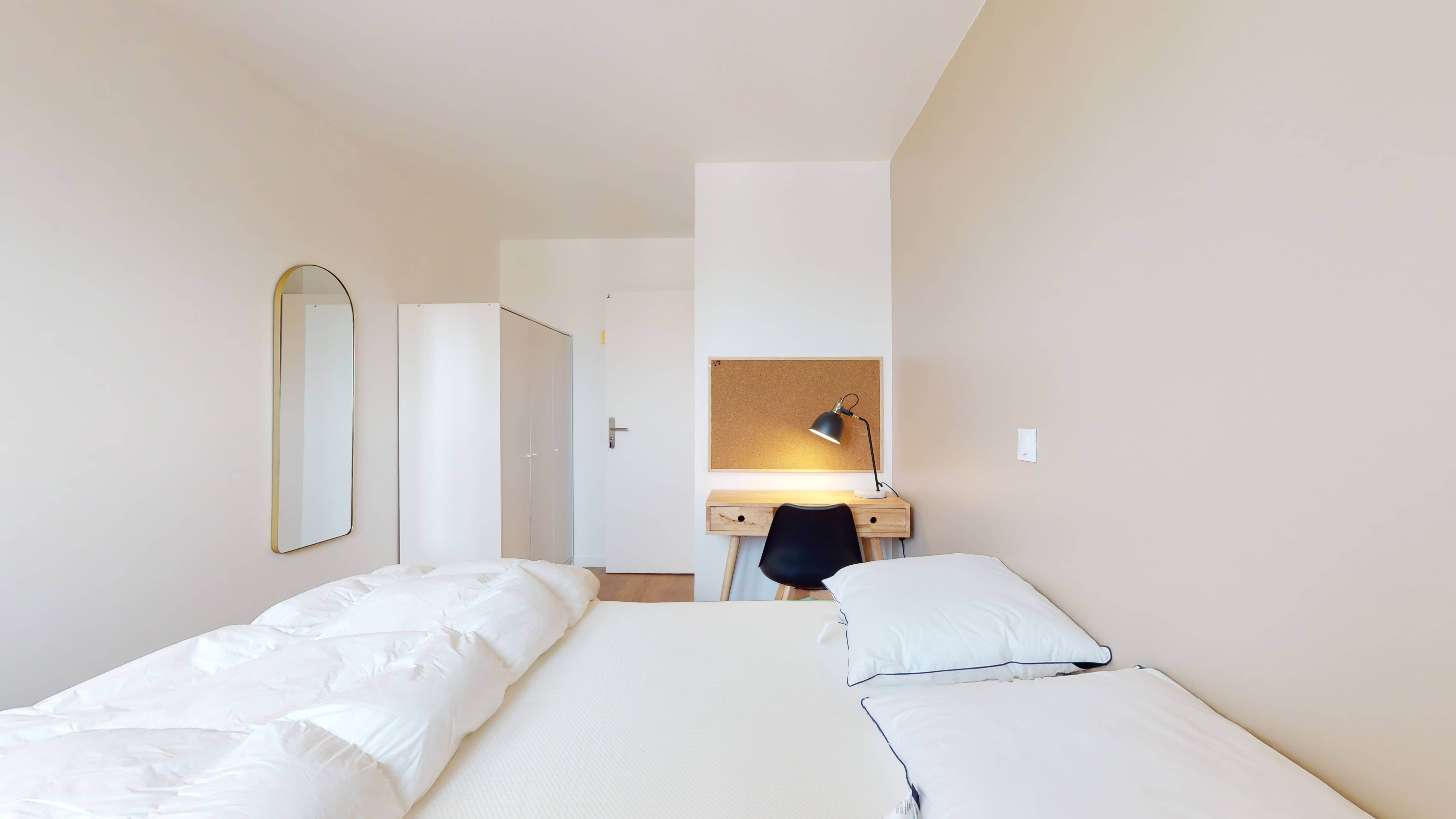 Room 2 - Courbevoie Mission 1 - Gallery - 2