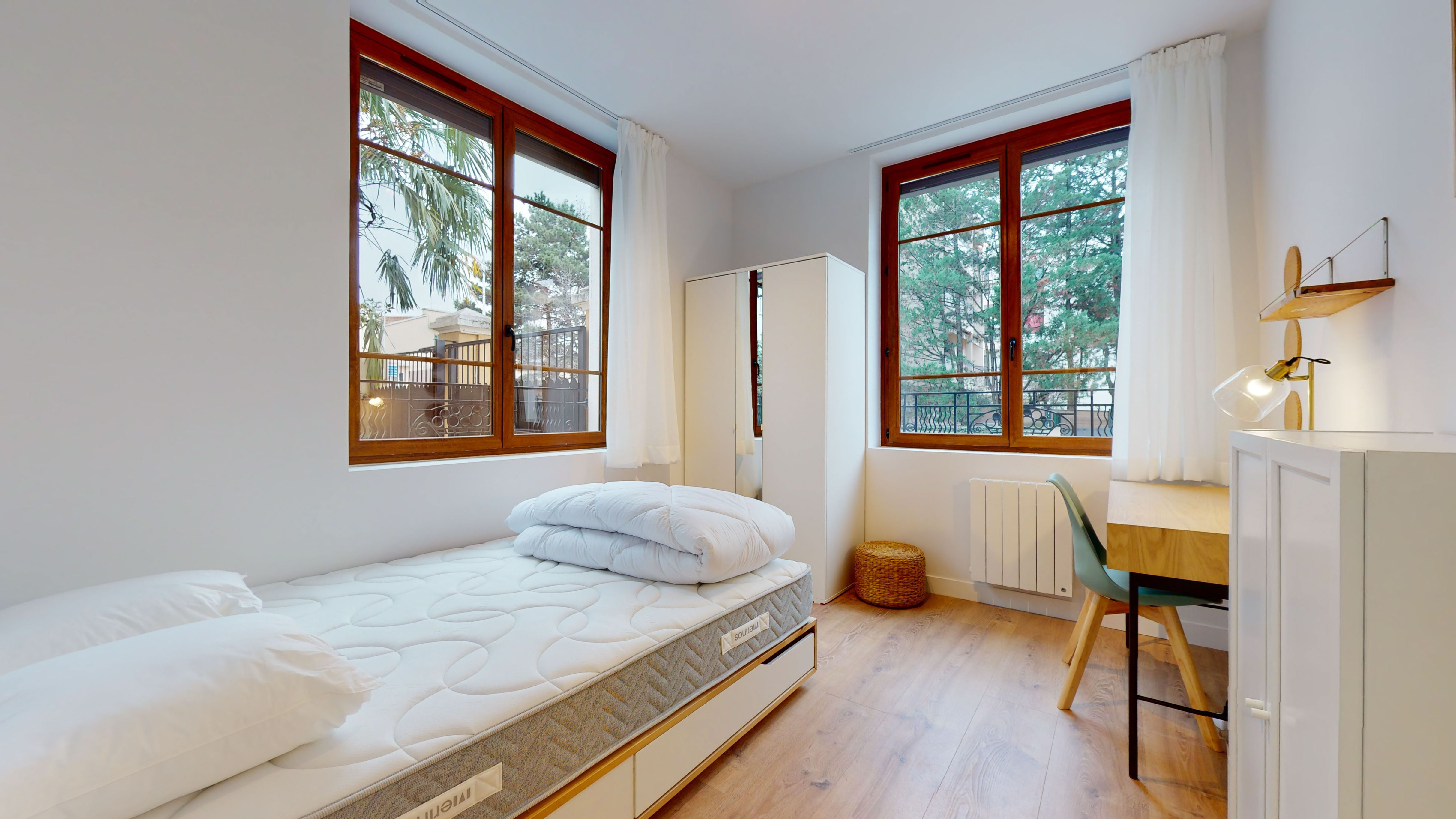  Room For One Person - 2  -  Lyot  - Gallery -  2