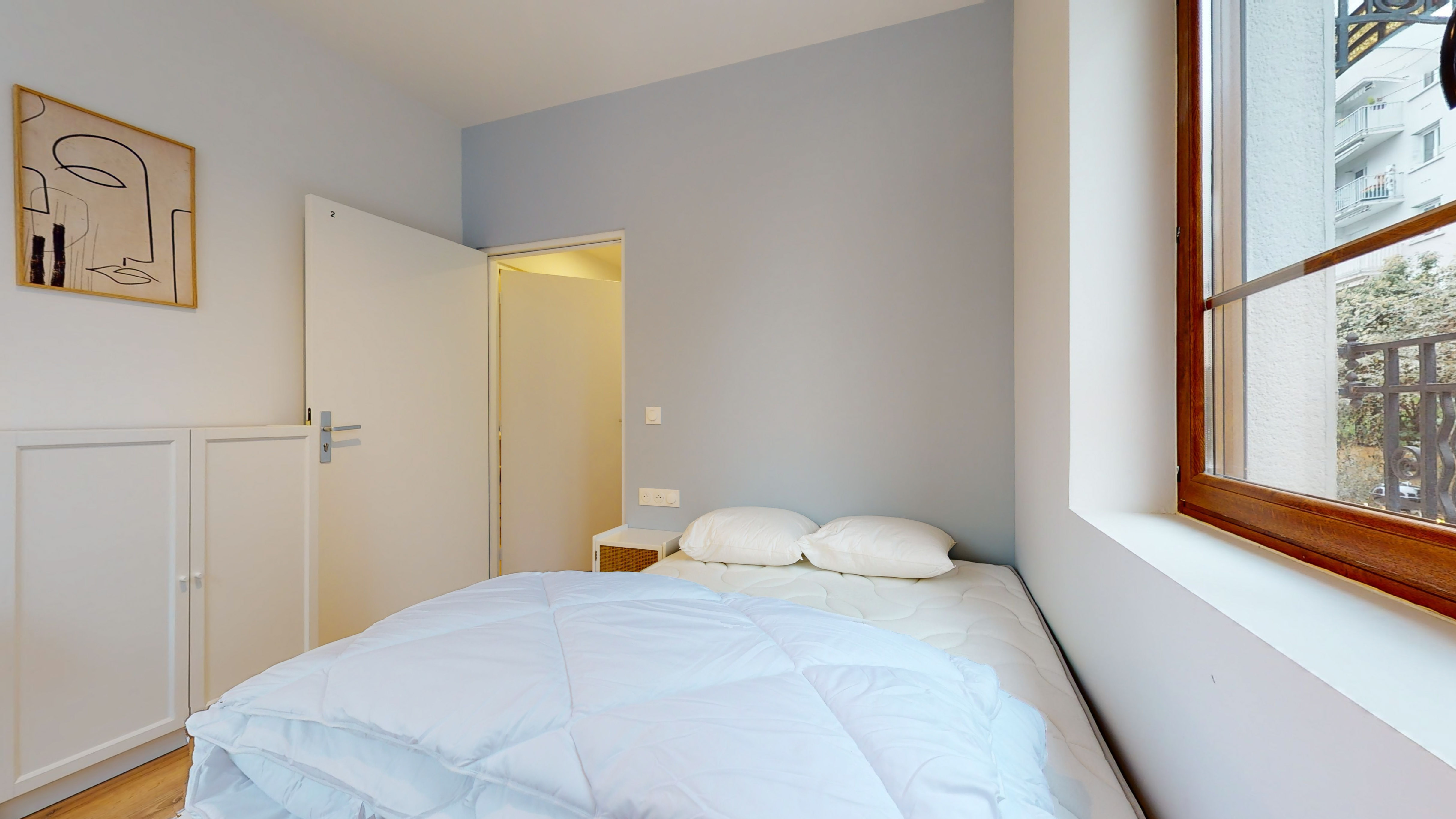  Room For One Person - 2  -  Lyot  - Gallery -  1