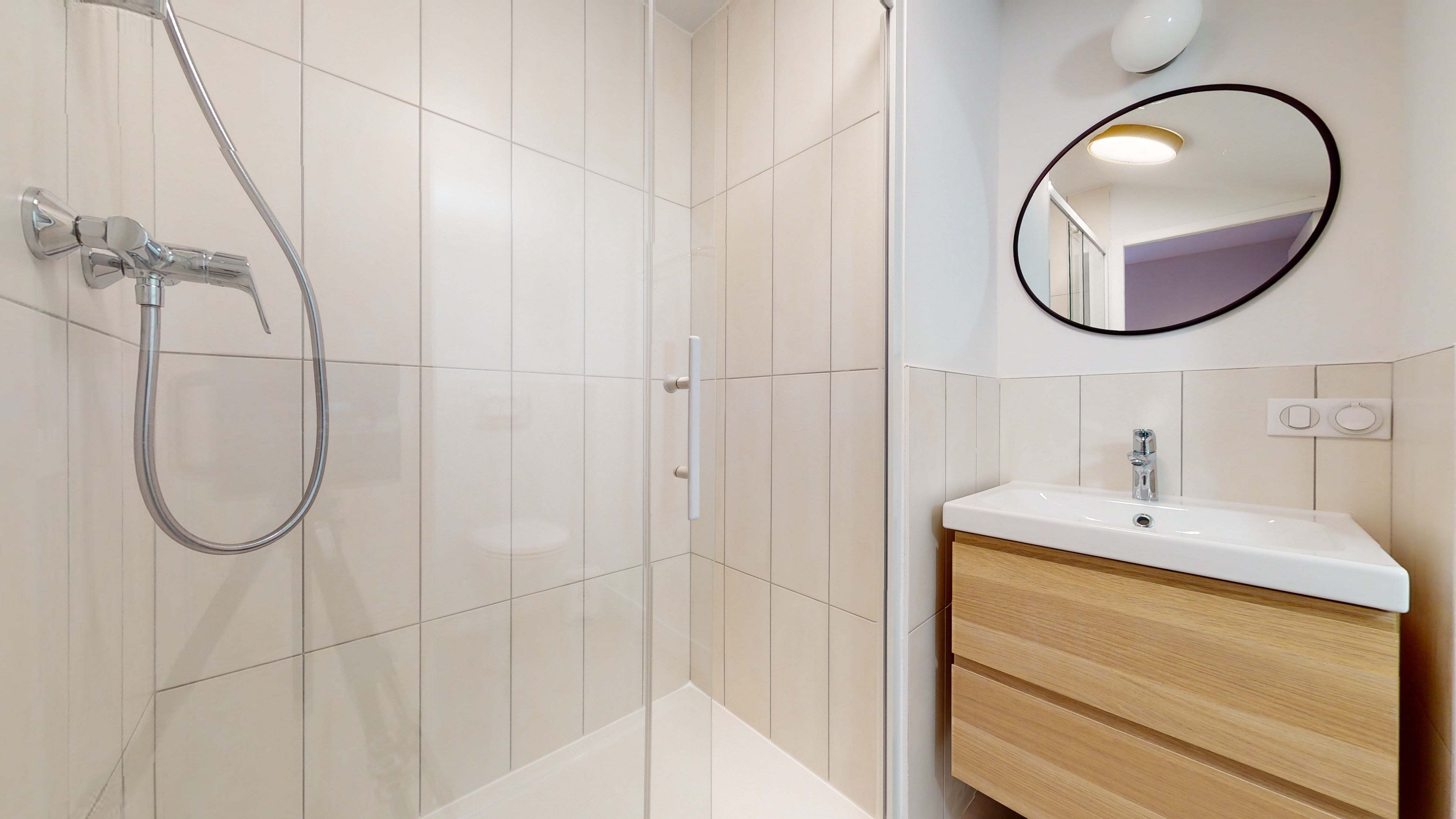  Room For One Person - 3  -  Lyot  - Gallery -  3