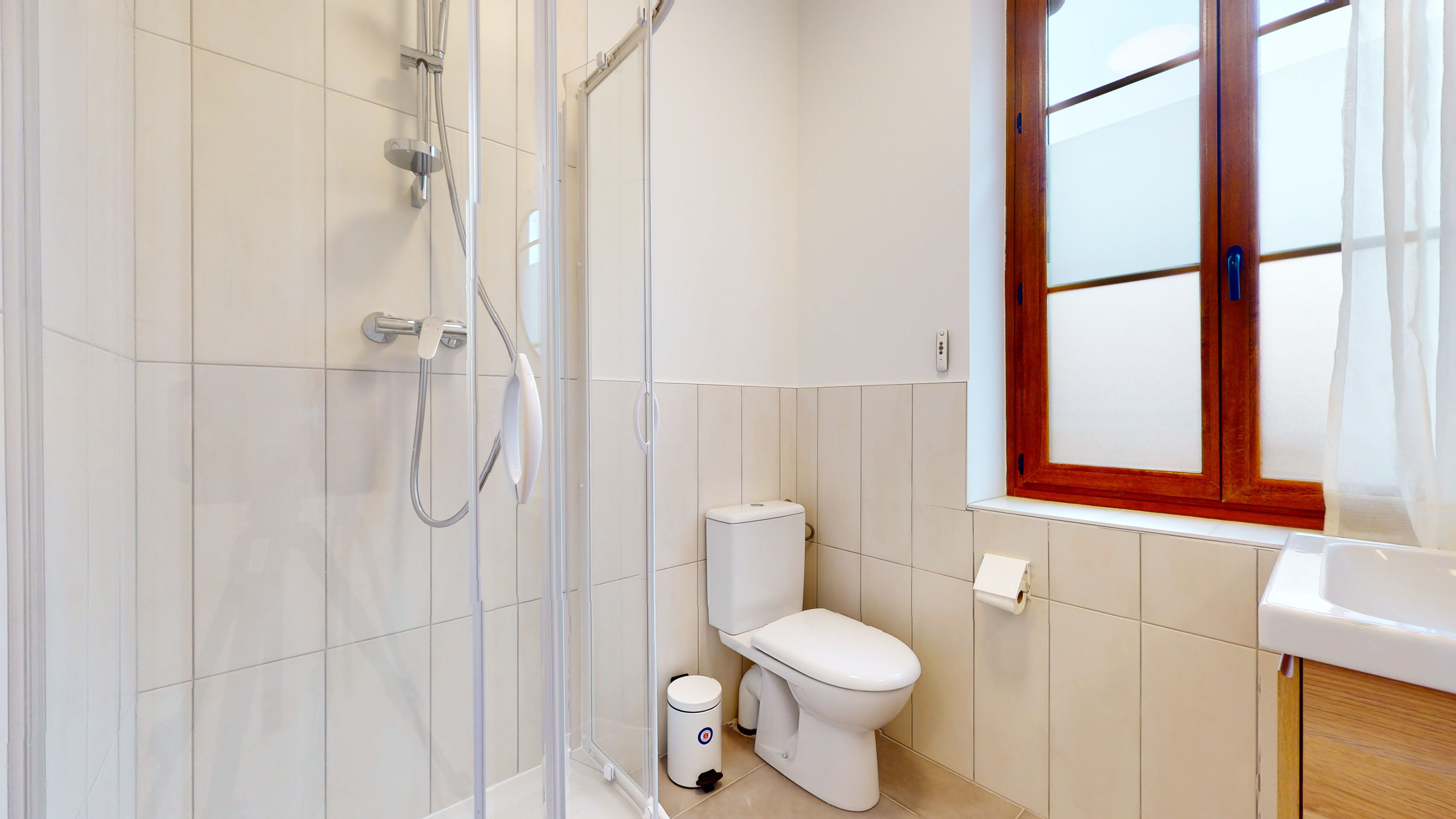  Room For One Person - 4  -  Lyot  - Gallery -  3