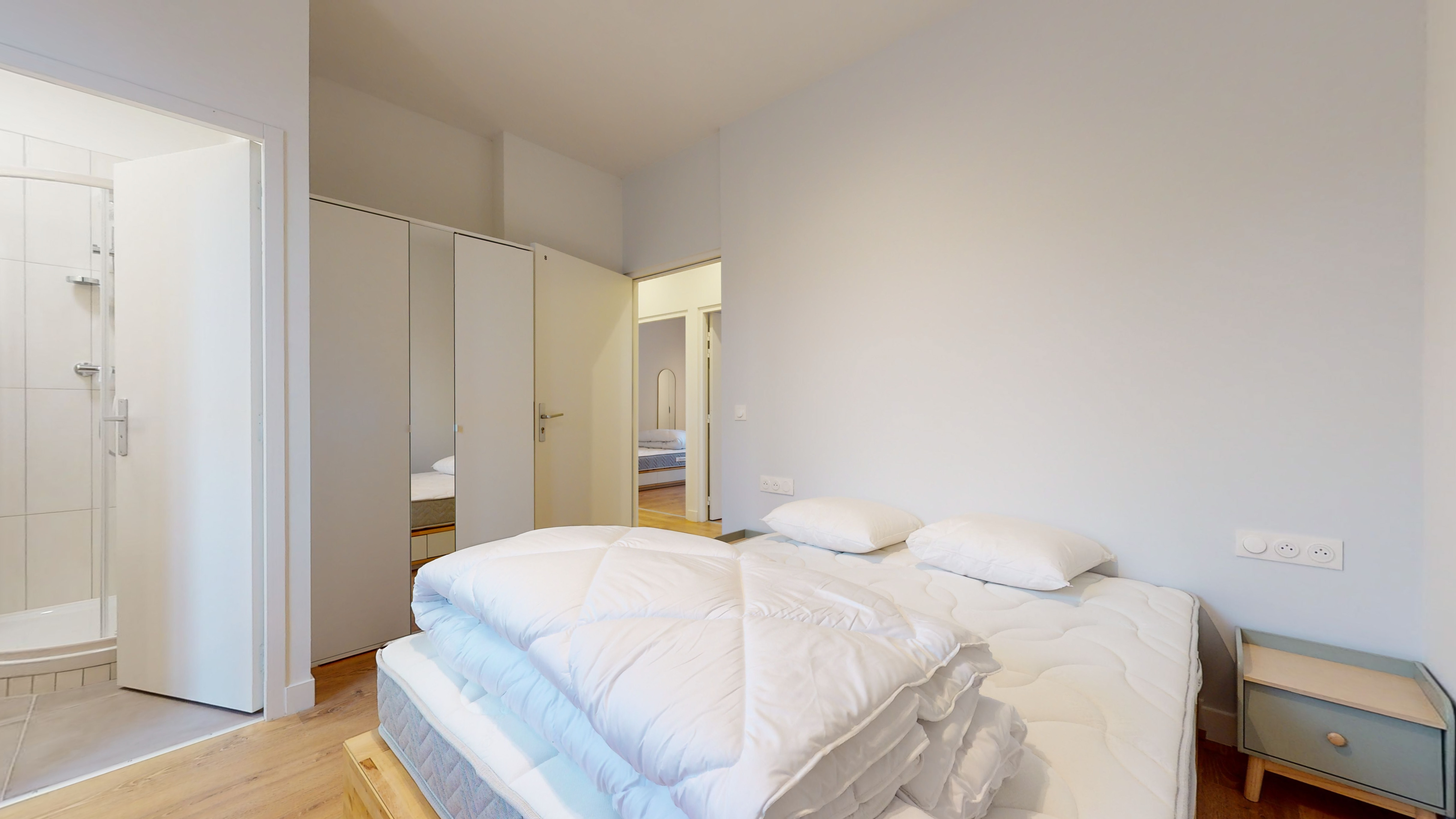  Room For Two Person - 8  -  Lyot  - Gallery -  2