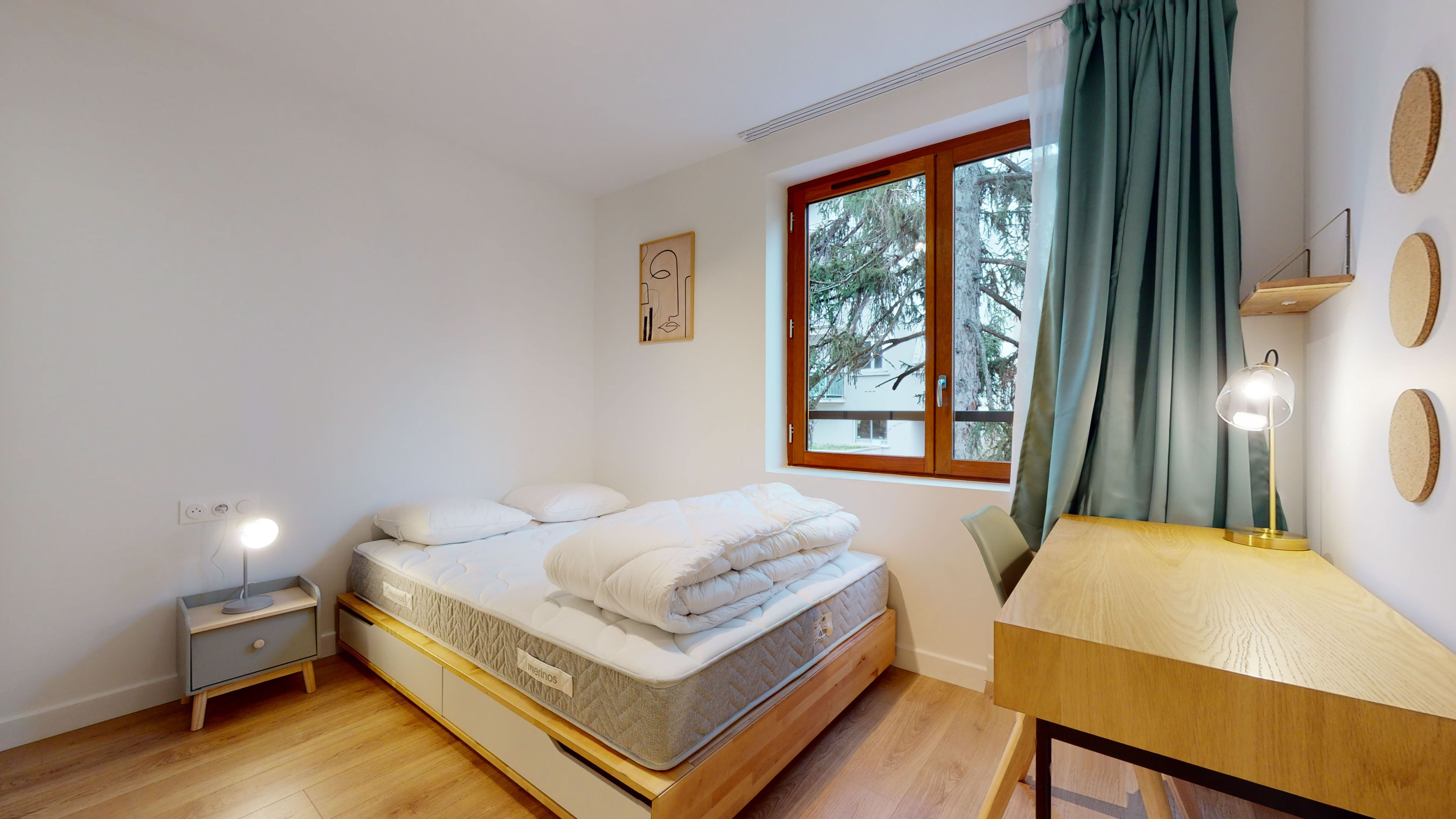  Room For One Person - 12  -  Lyot  - Gallery -  1