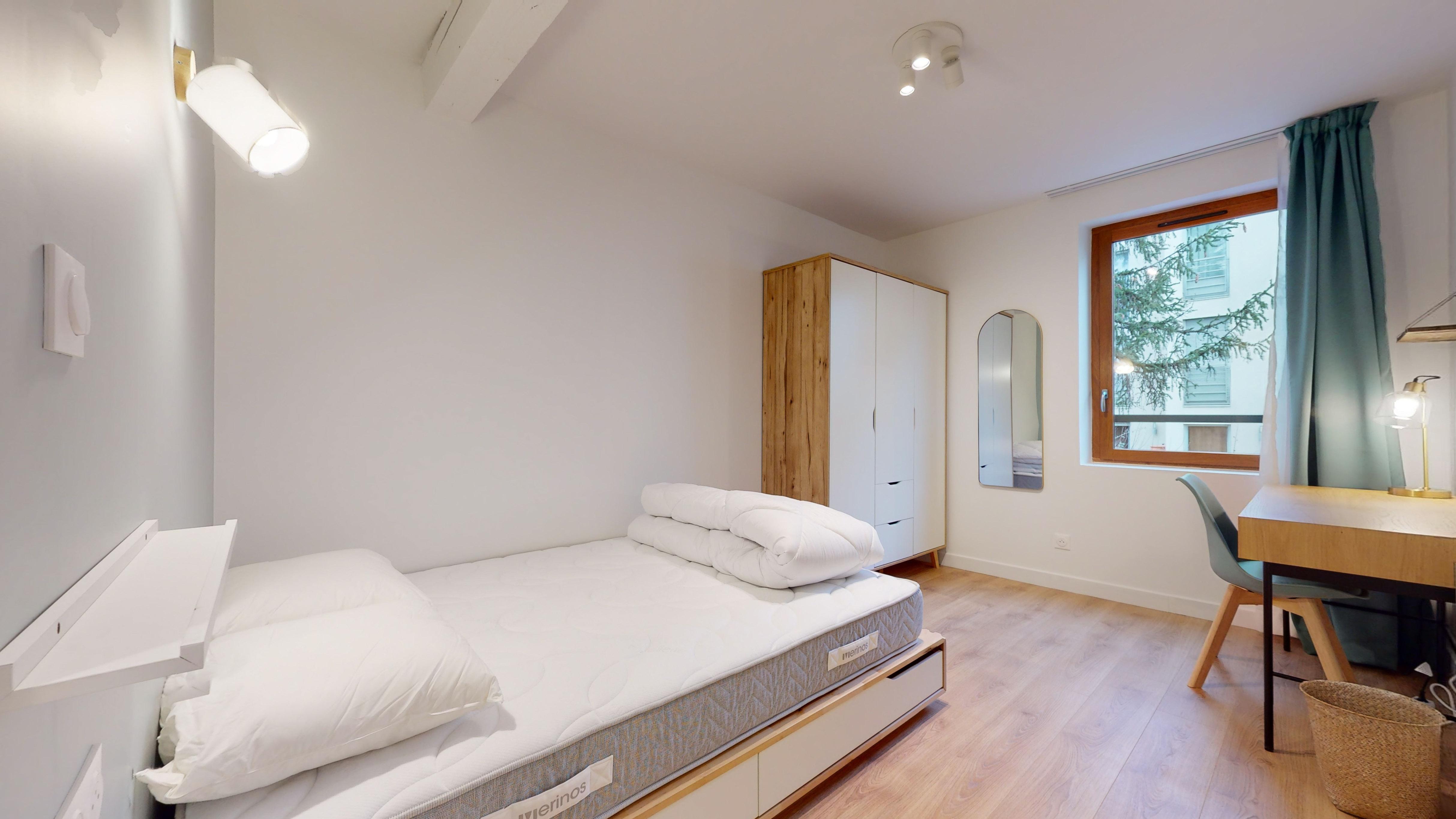  Room For One Person - 13  -  Lyot  - Gallery -  1