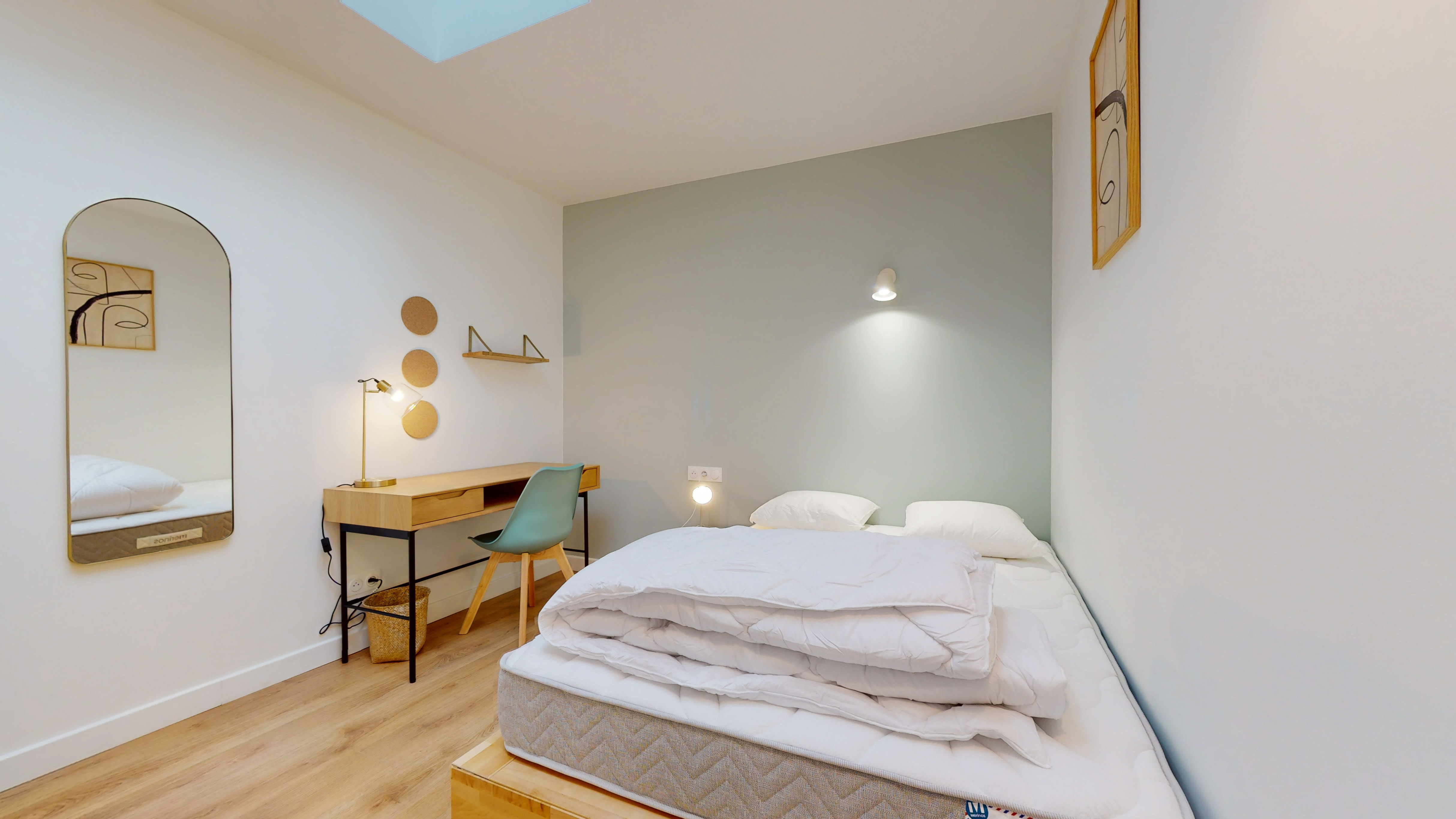  Room For One Person - 17  -  Lyot  - Gallery -  1
