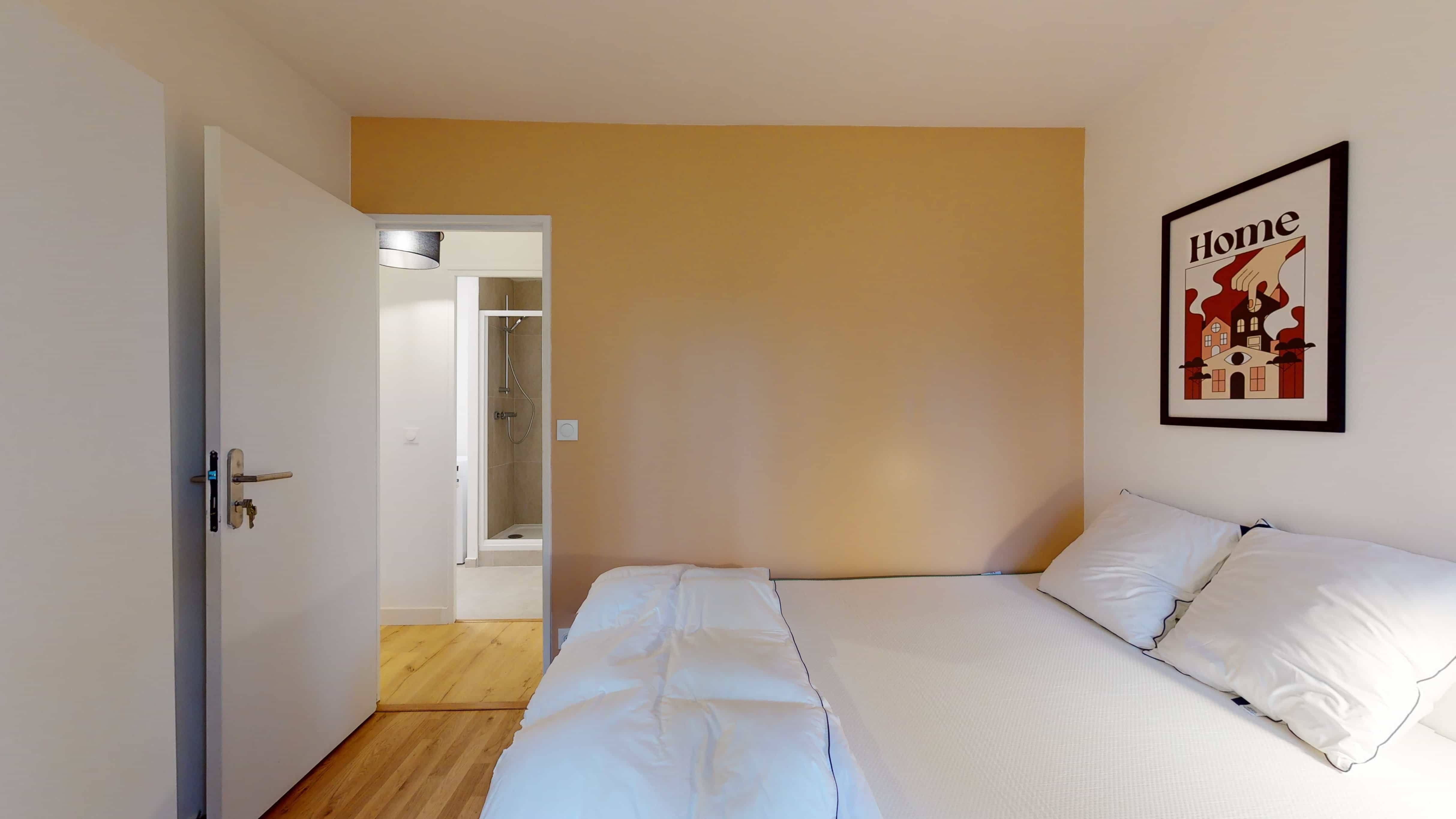 Room 4 - 4