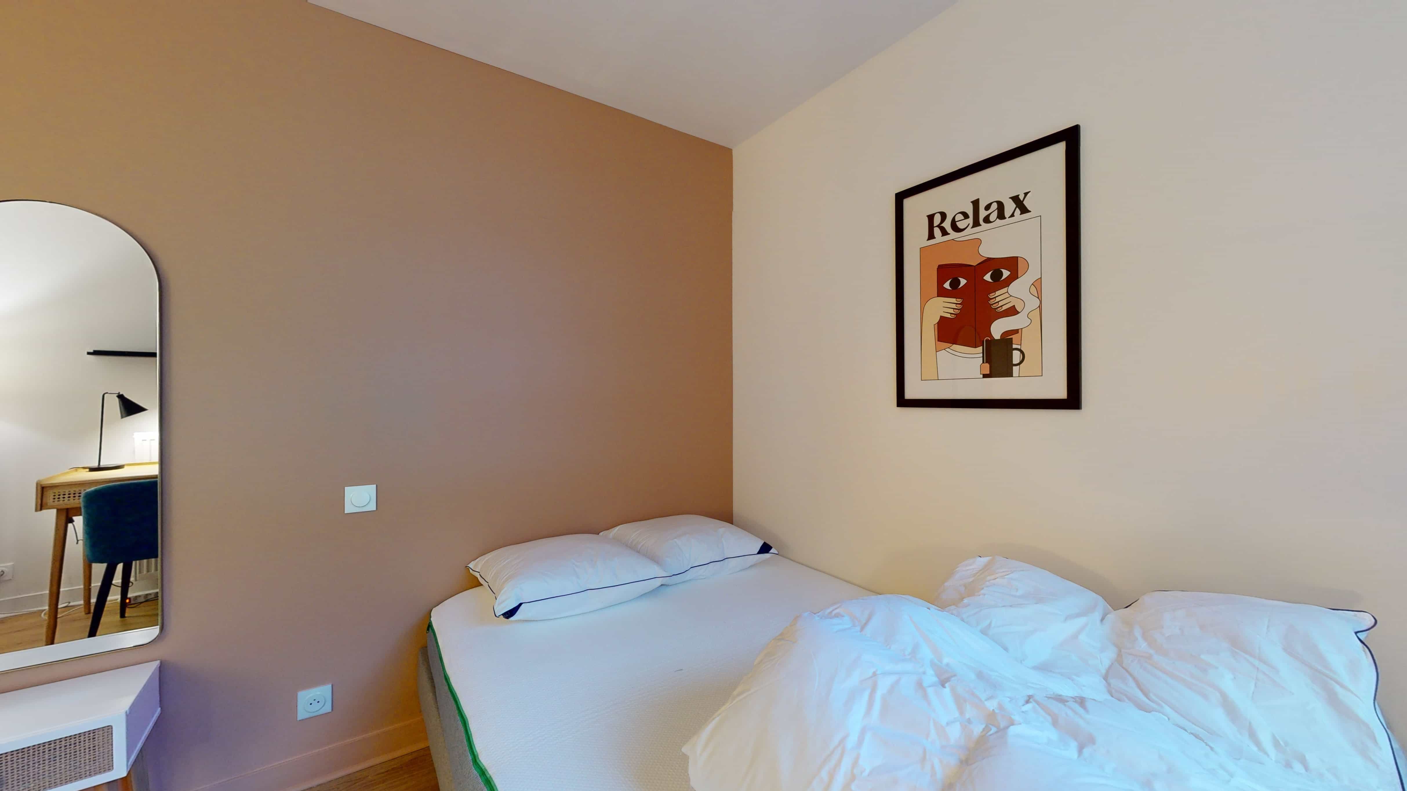 Room 4 - 2