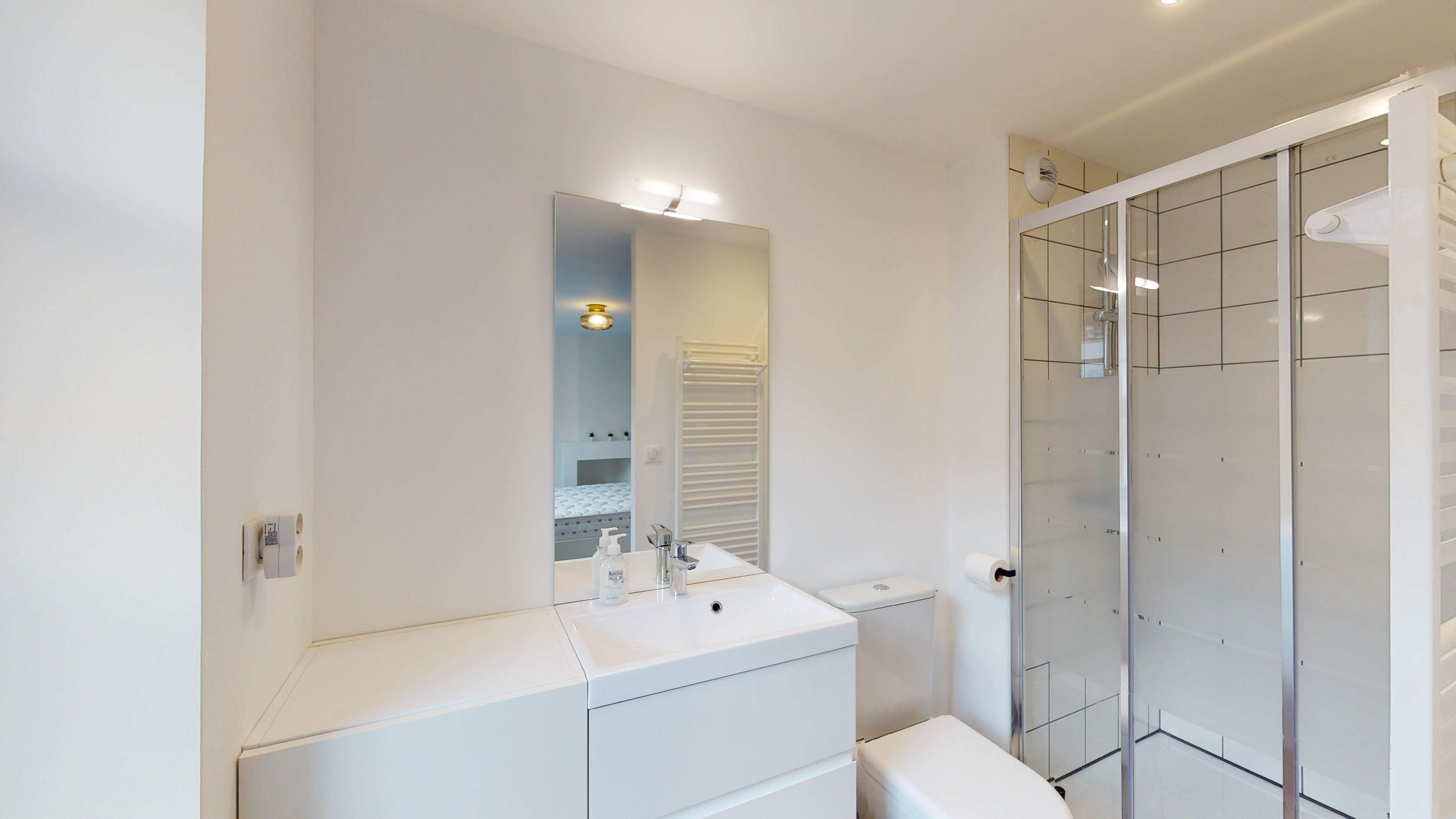  Room For One Person - 2   -  Monnier  - Gallery -  4