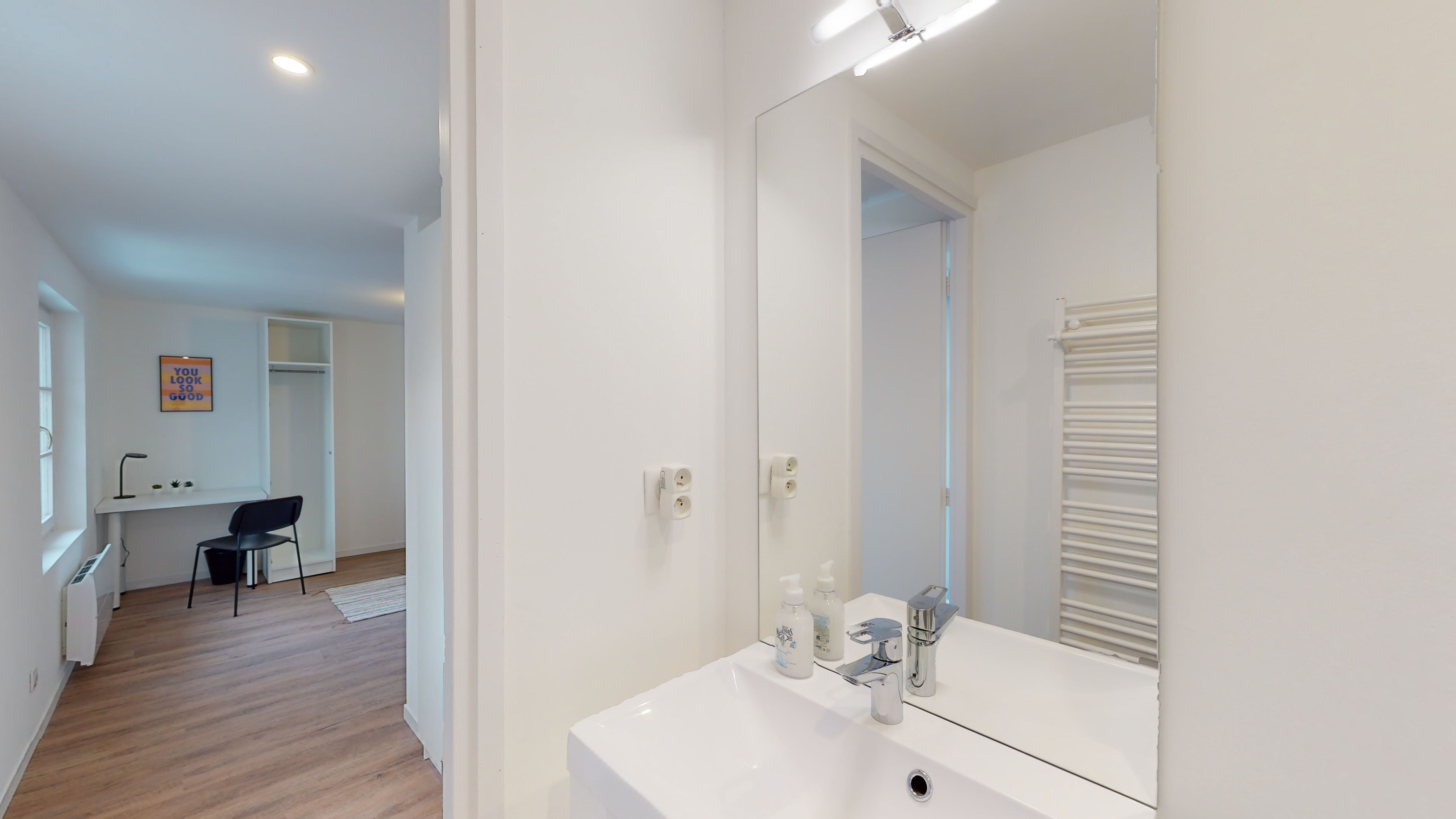  Room For One Person - 3   -  Monnier  - Gallery -  5