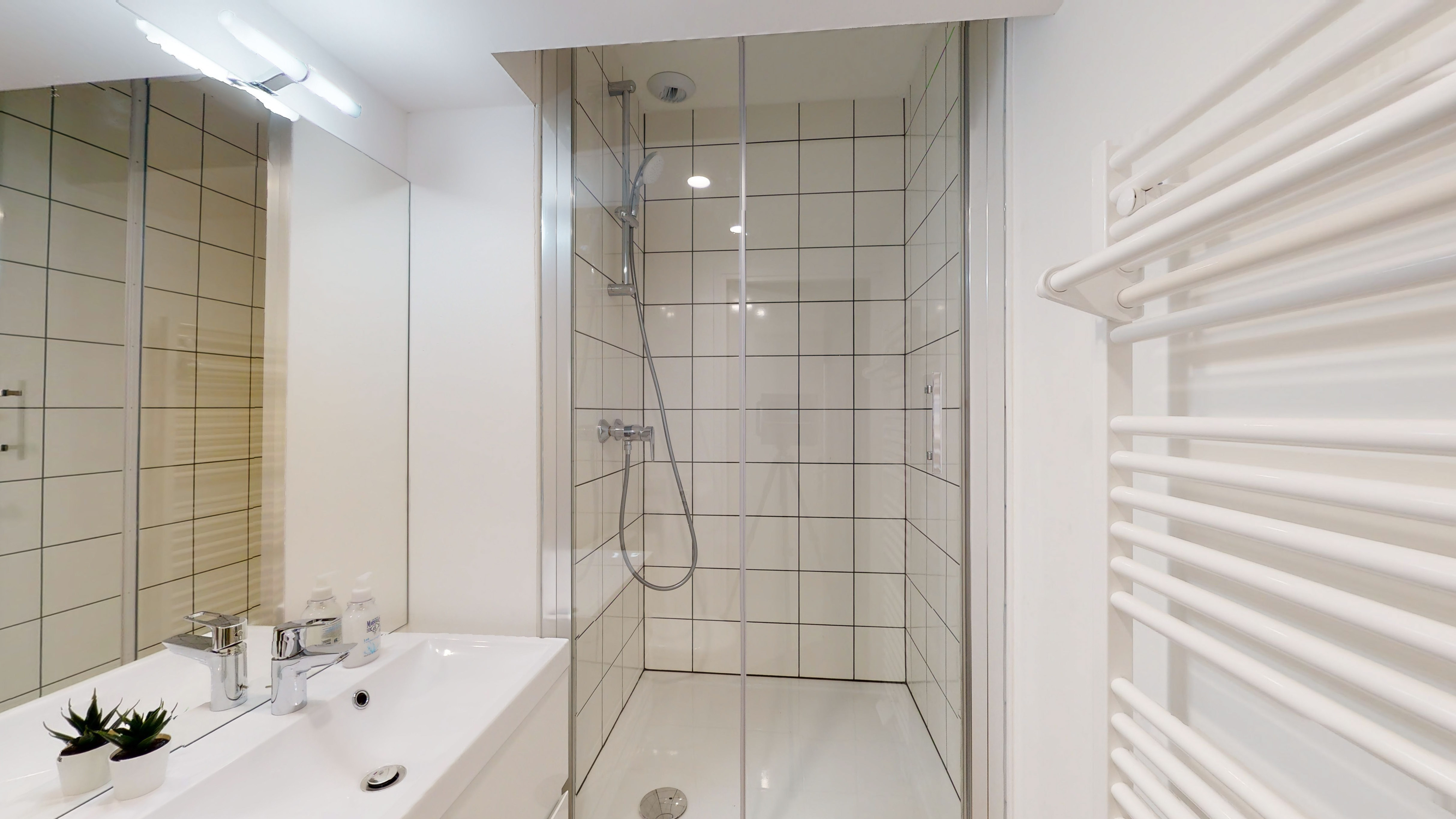  Room For One Person - 9  -  Monnier  - Gallery -  3