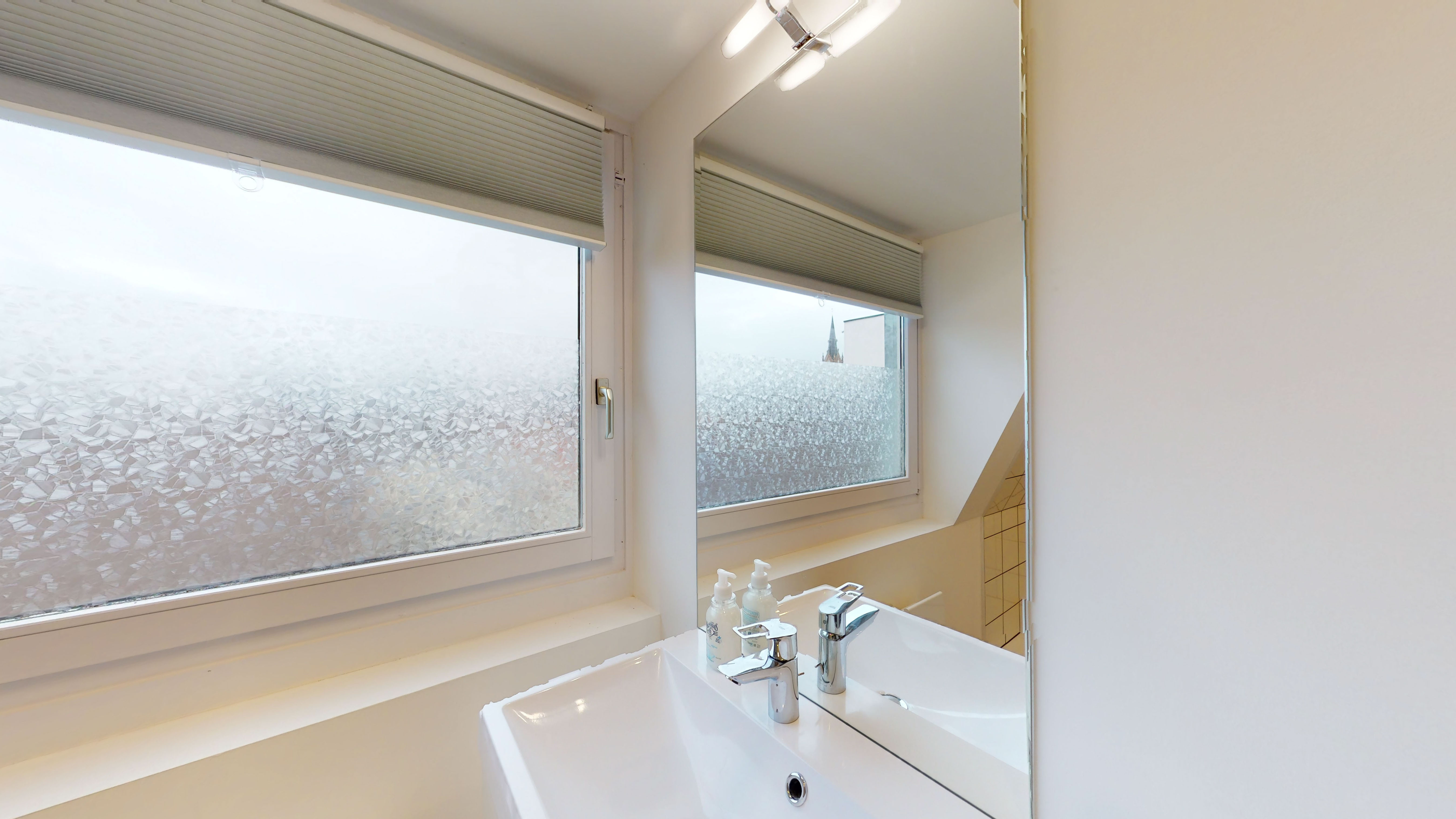  Room For One Person - 14  -  Monnier  - Gallery -  4