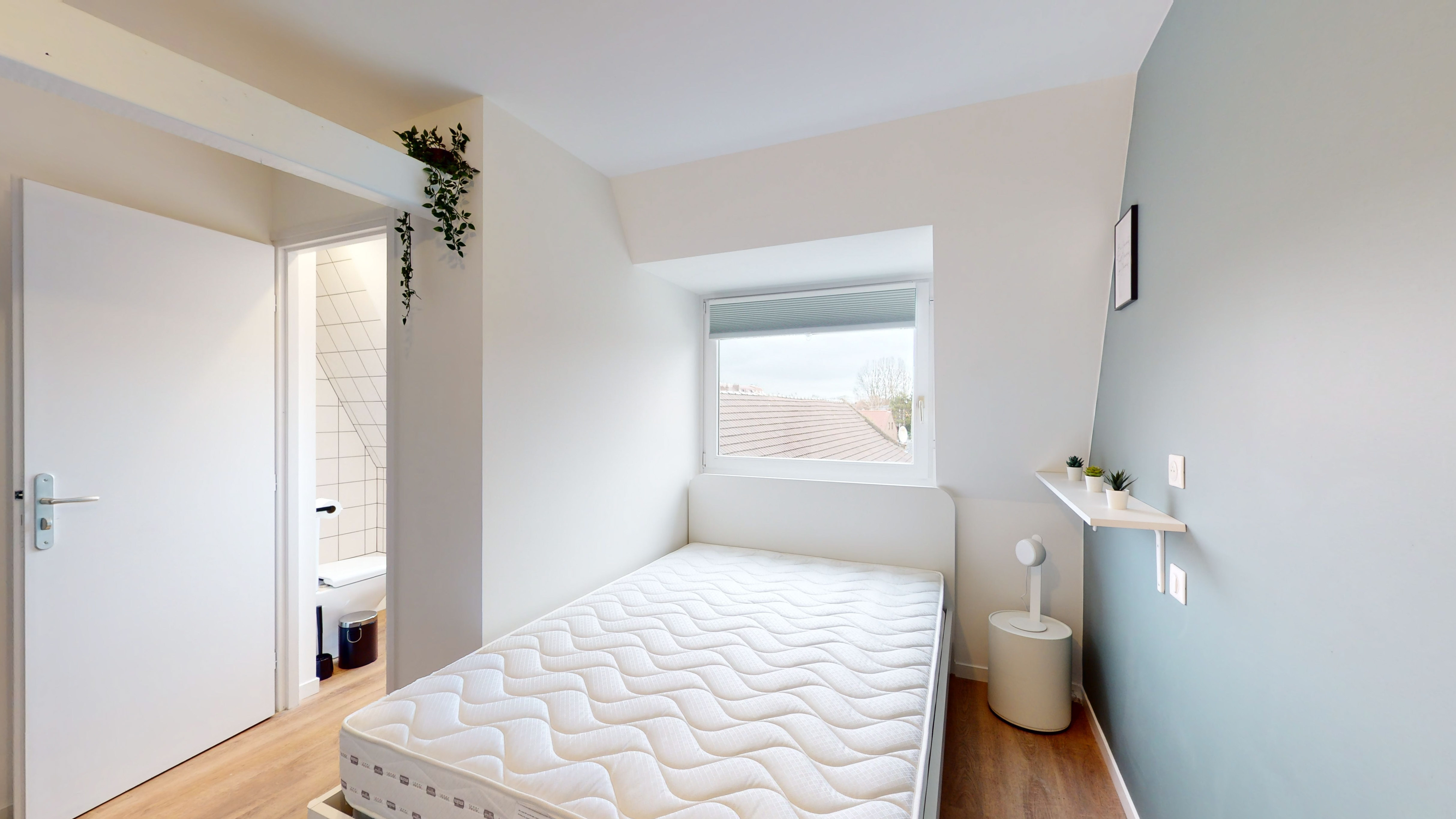  ARCHIVED - Room For One Person - 14  -  ARCHIVED - Monnier  - Gallery -  2