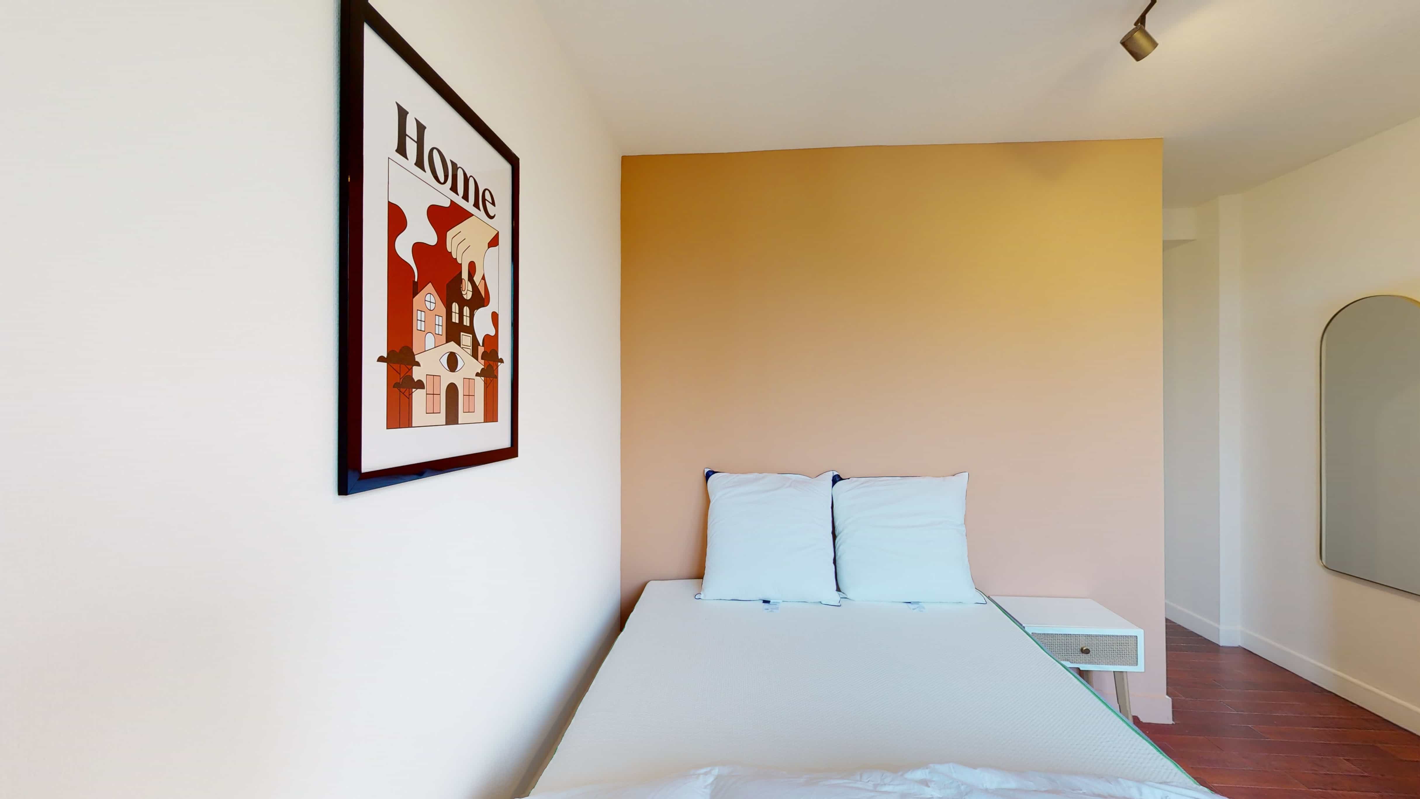  Room 3  -  Lille Hoover 4  - Gallery -  5