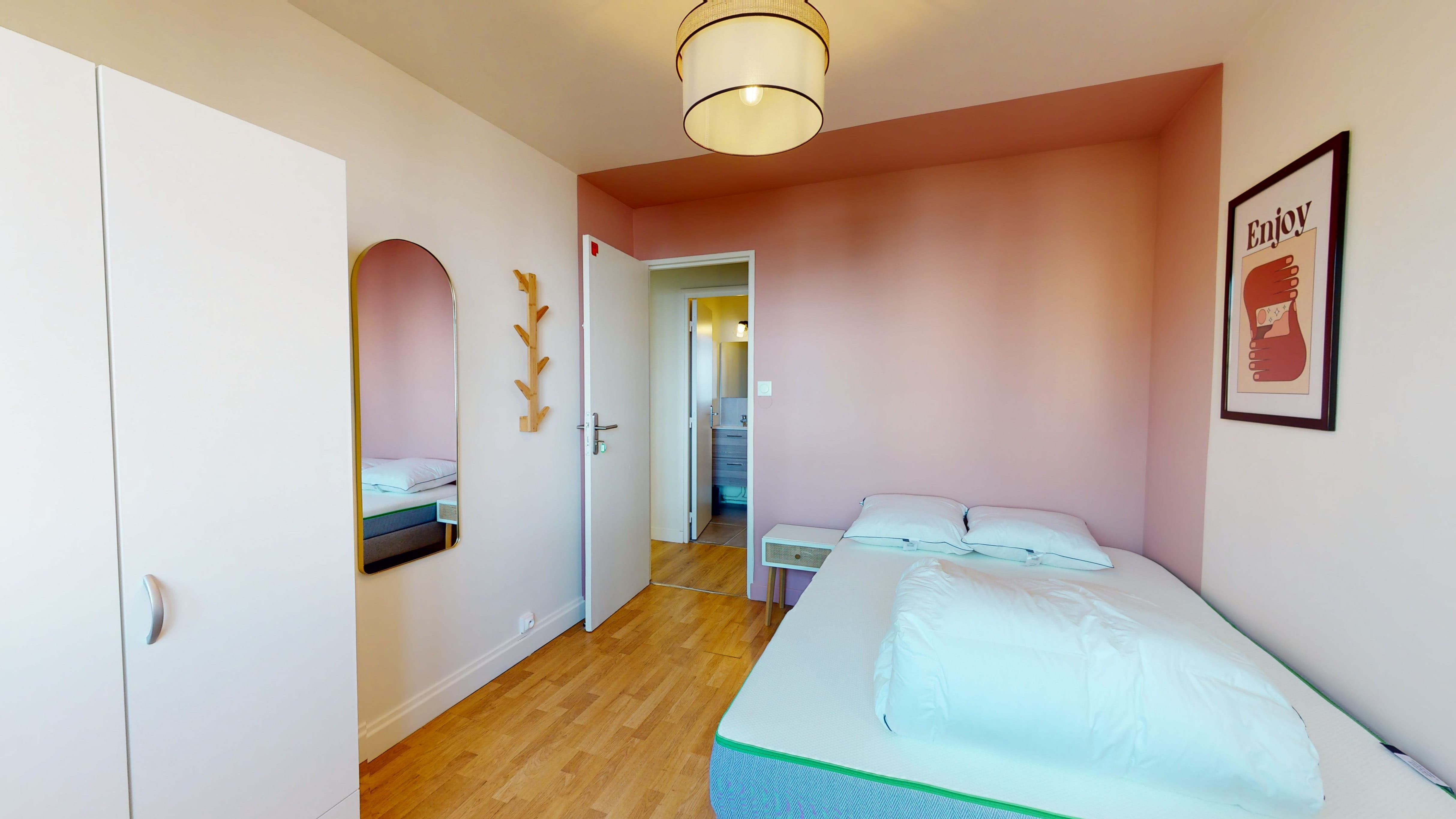  Room 3  -  Lille Hoover 5  - Gallery -  1