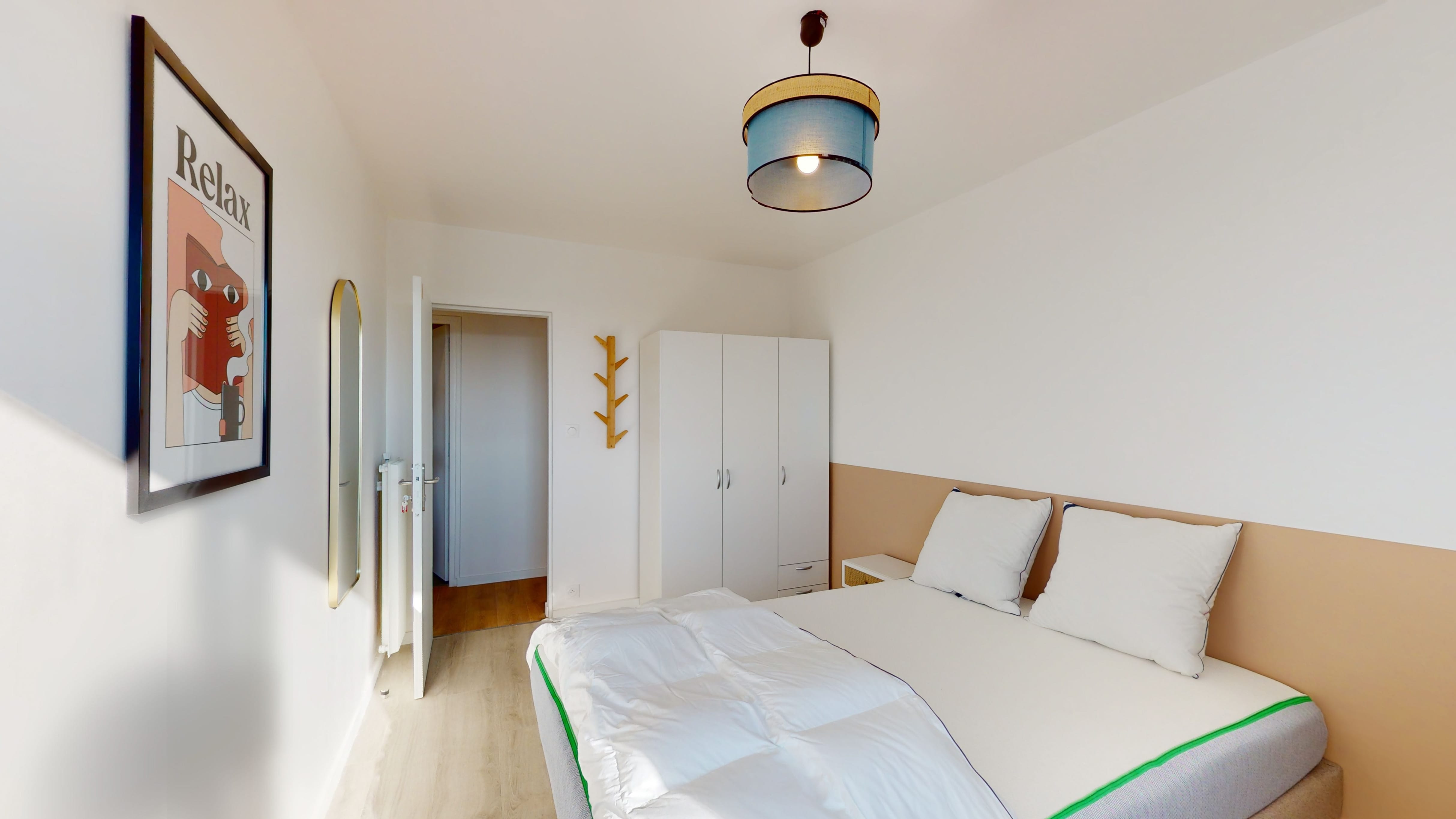  Room 2  -  Nantes Mandel 2  - Gallery -  1