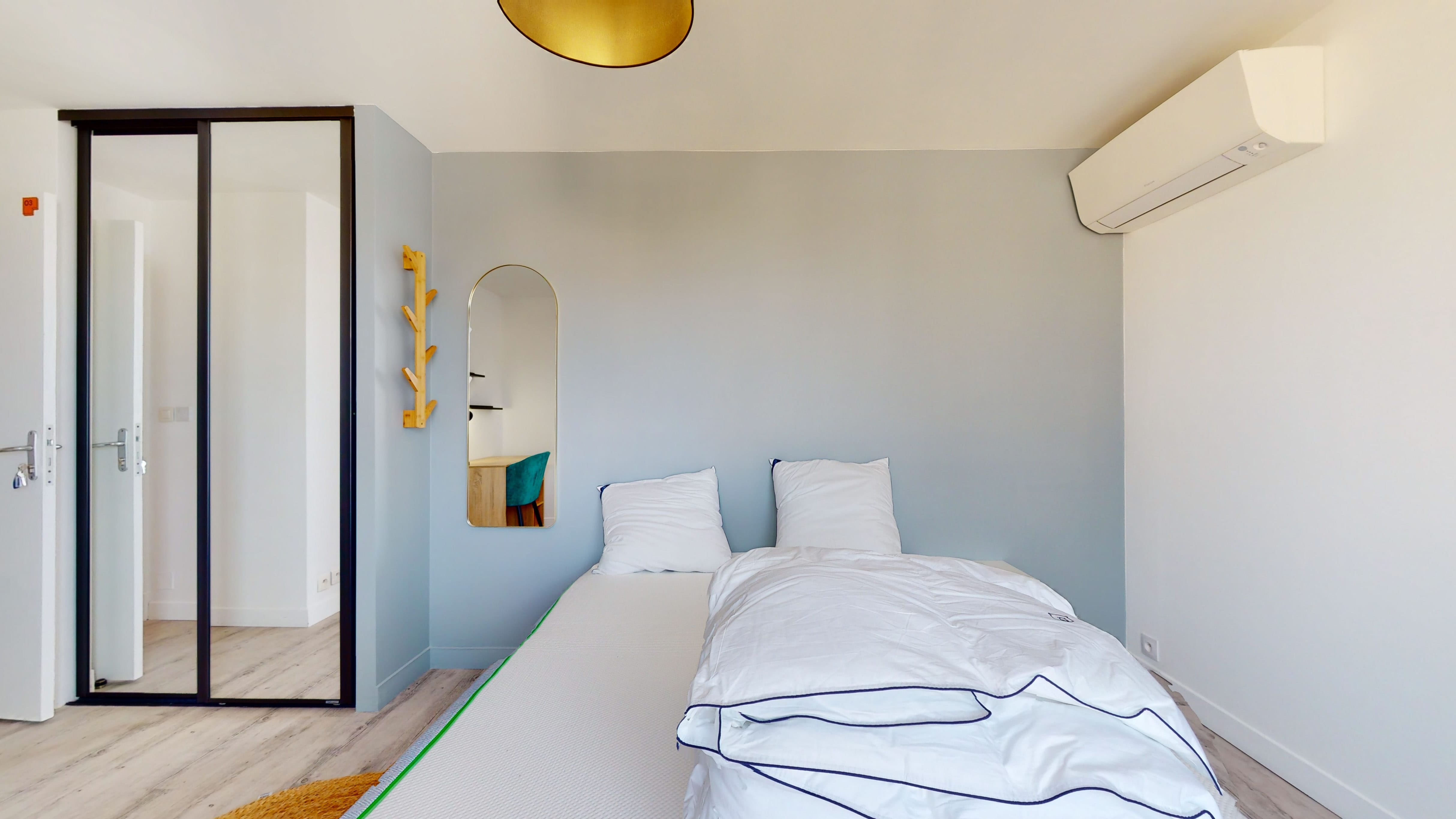  Room 3  -  Montpellier Camargue  - Gallery -  6
