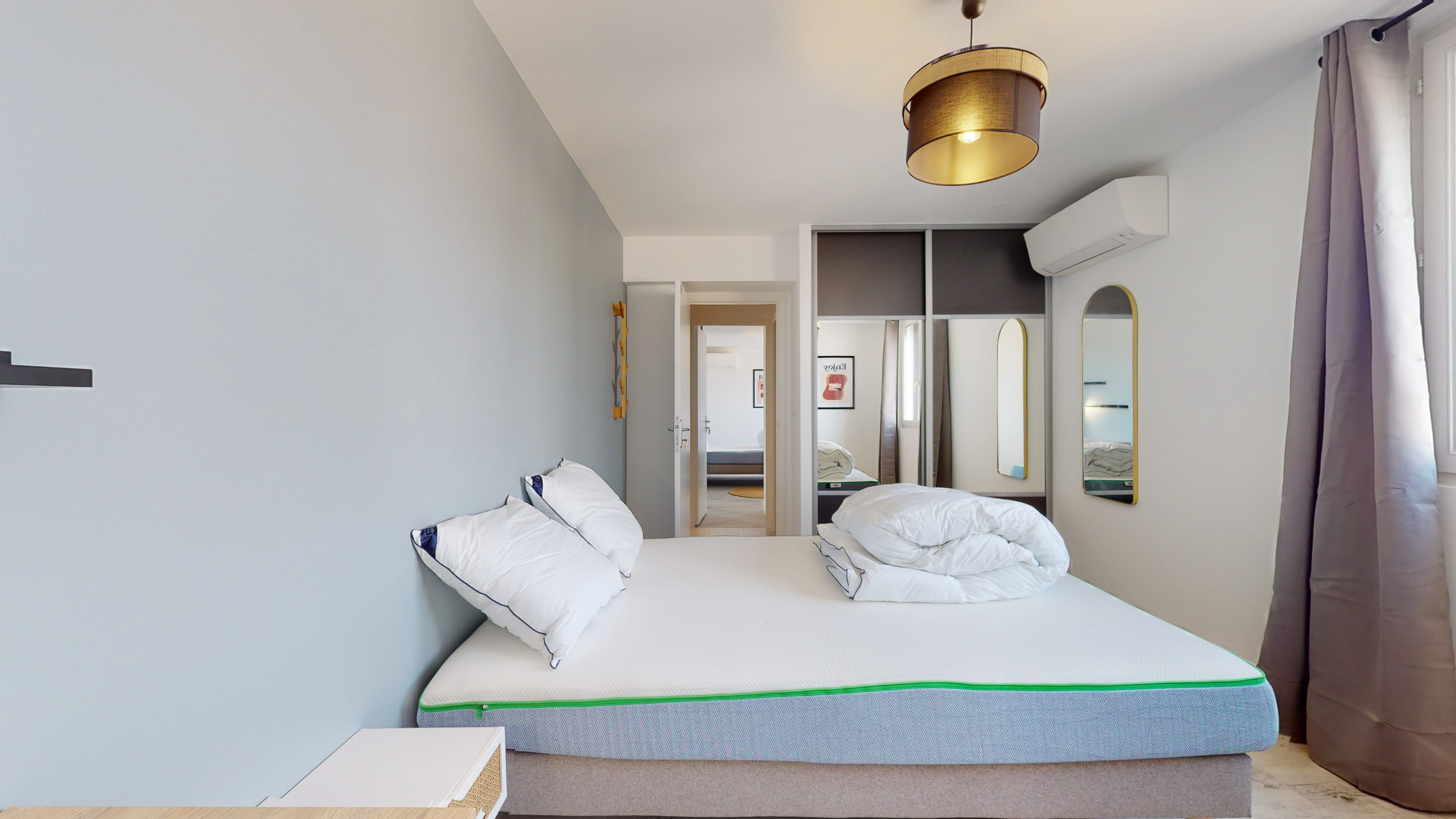  Room 4  -  Montpellier Camargue  - Gallery -  1