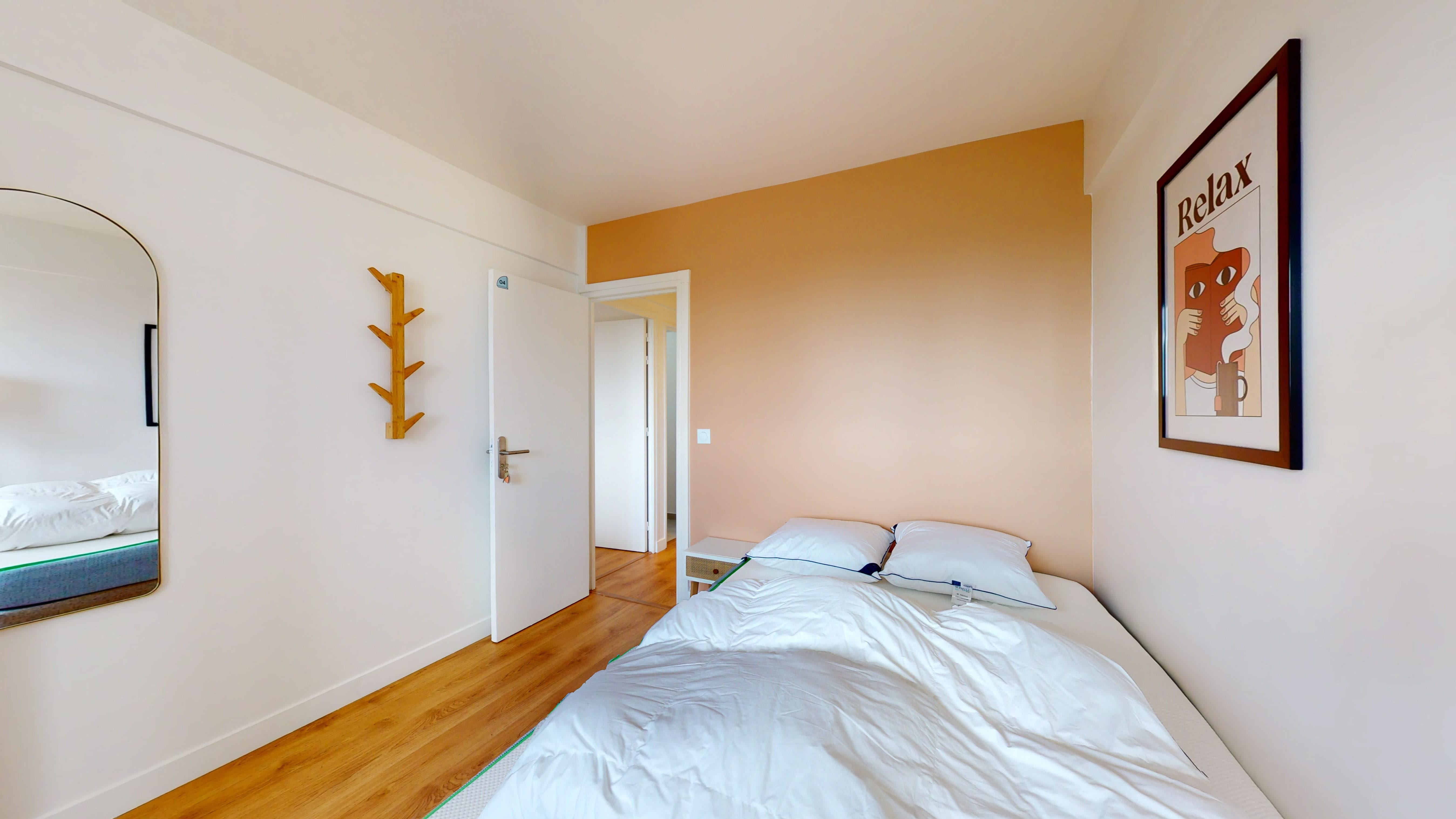 Room 4 - 1