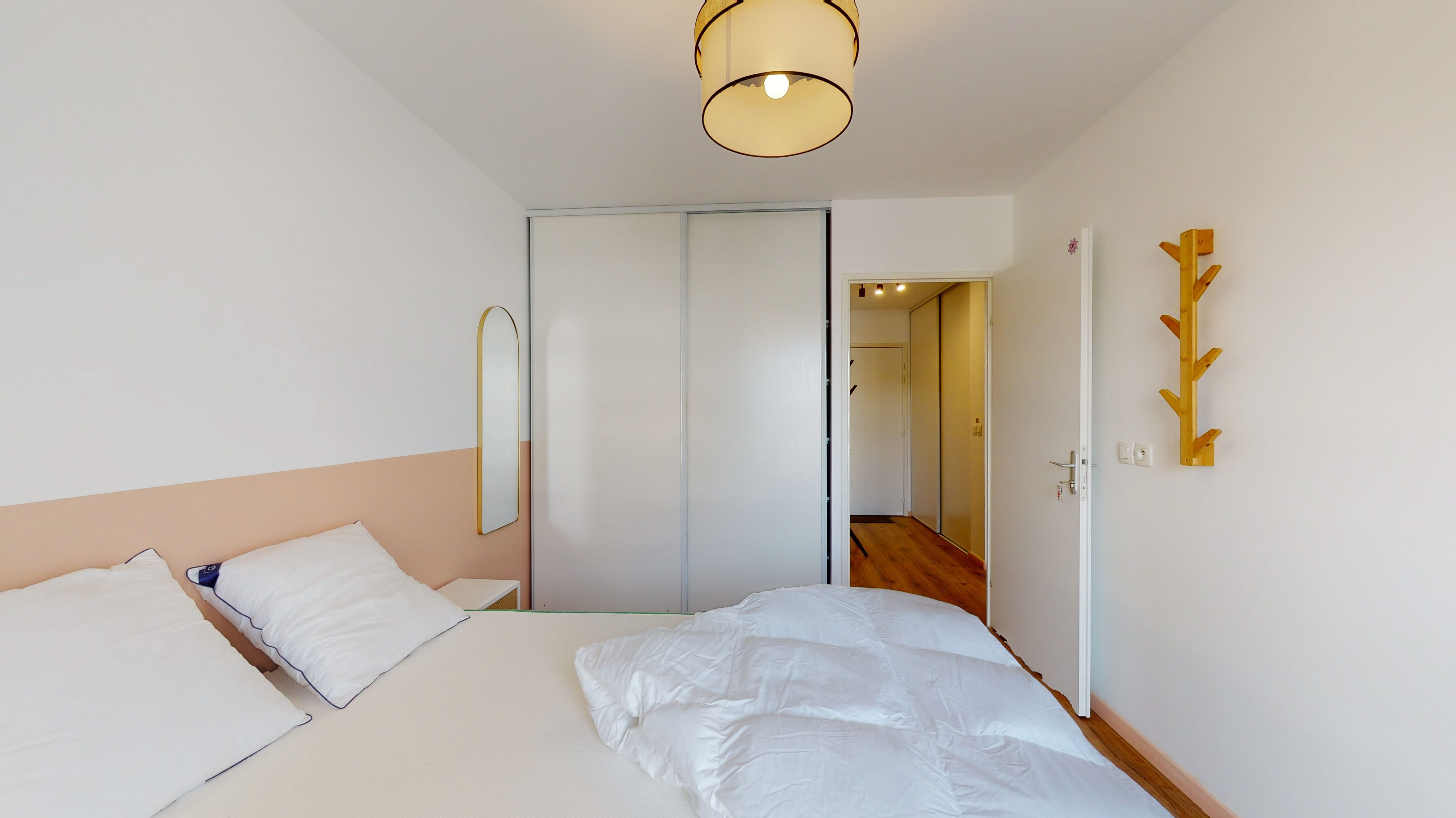 Room 1 - 2