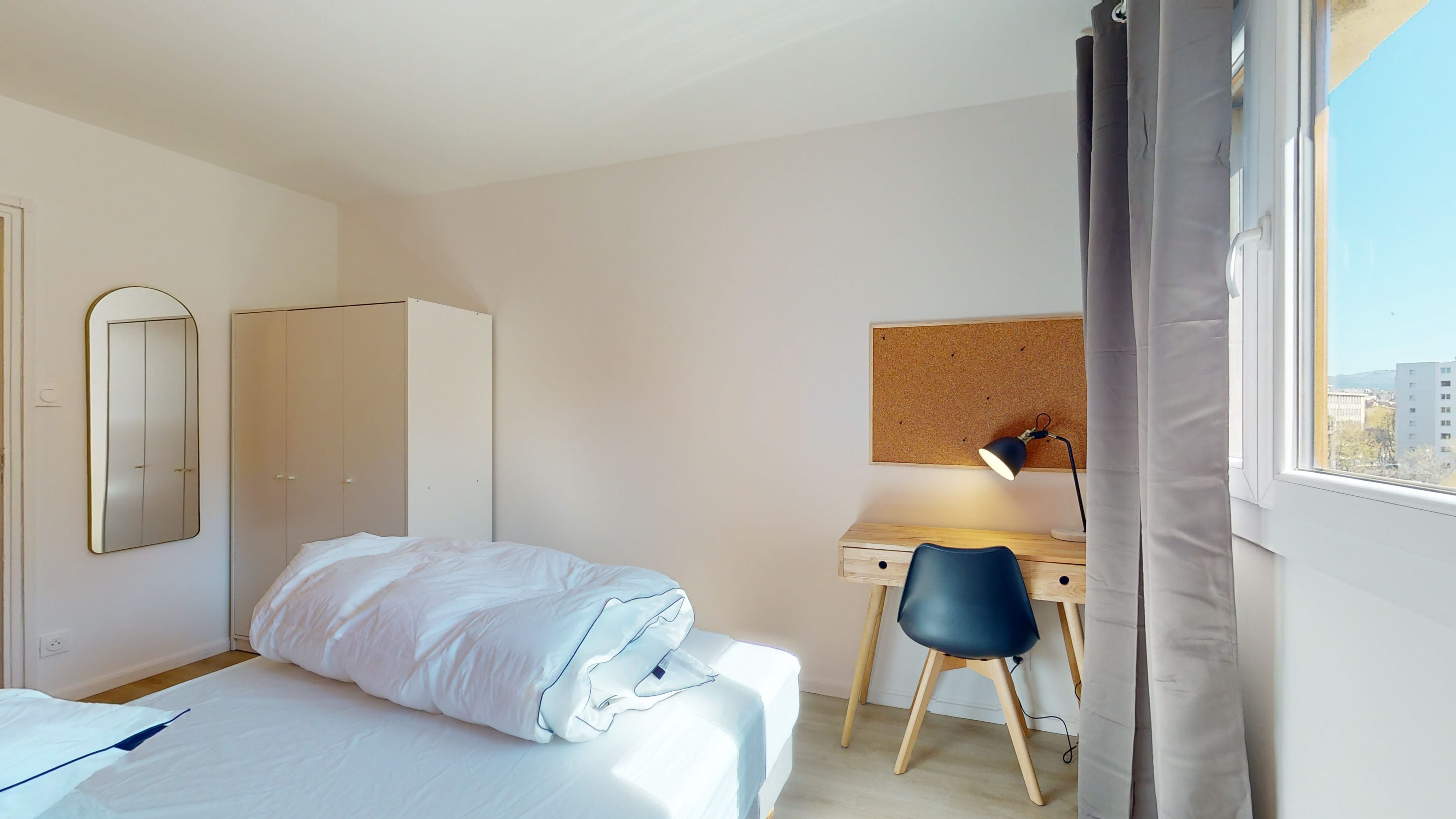 Room 2 - Marseille Strasbourg - Gallery - 7