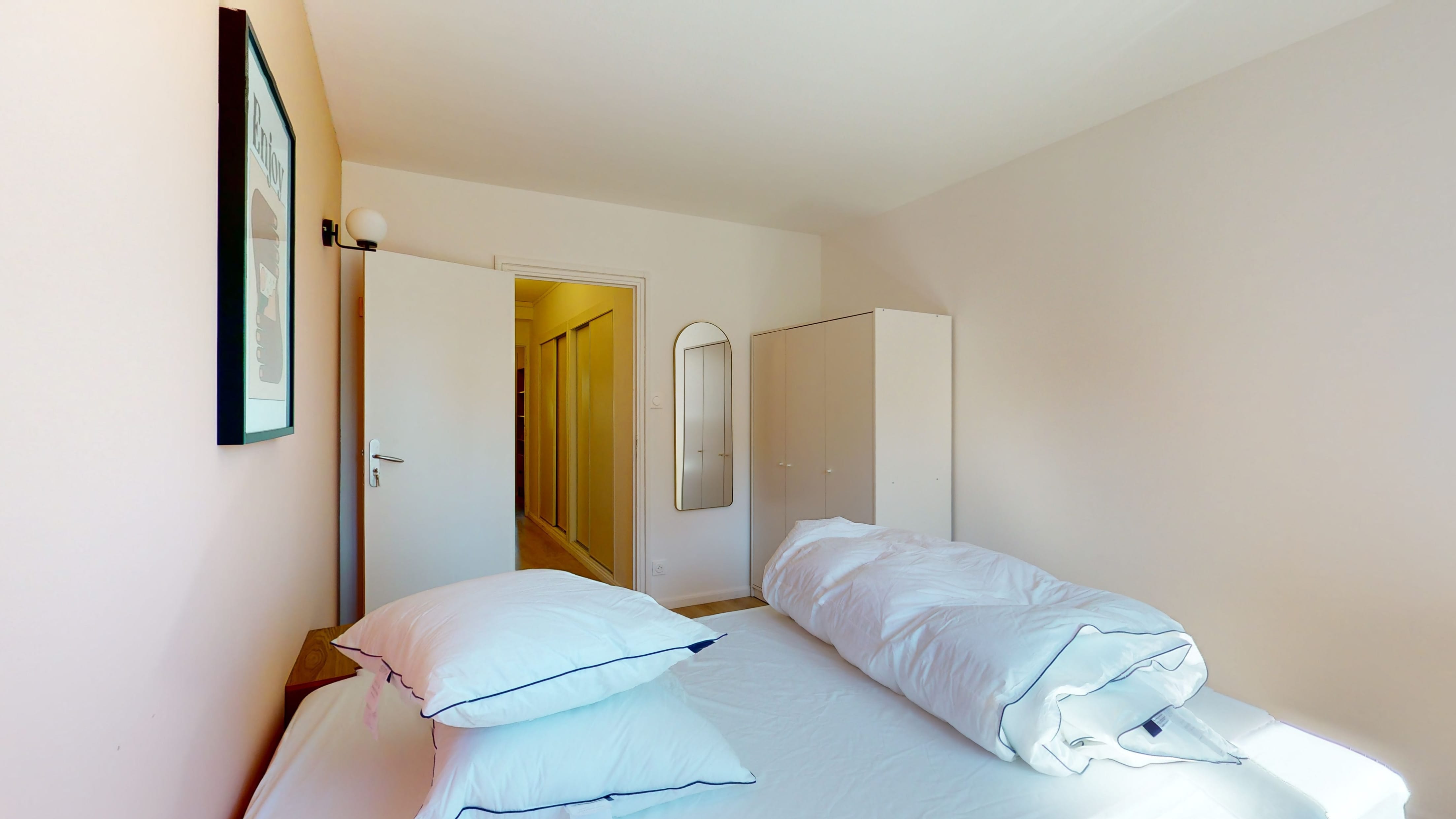  Room 2  -  Marseille Strasbourg  - Gallery -  6