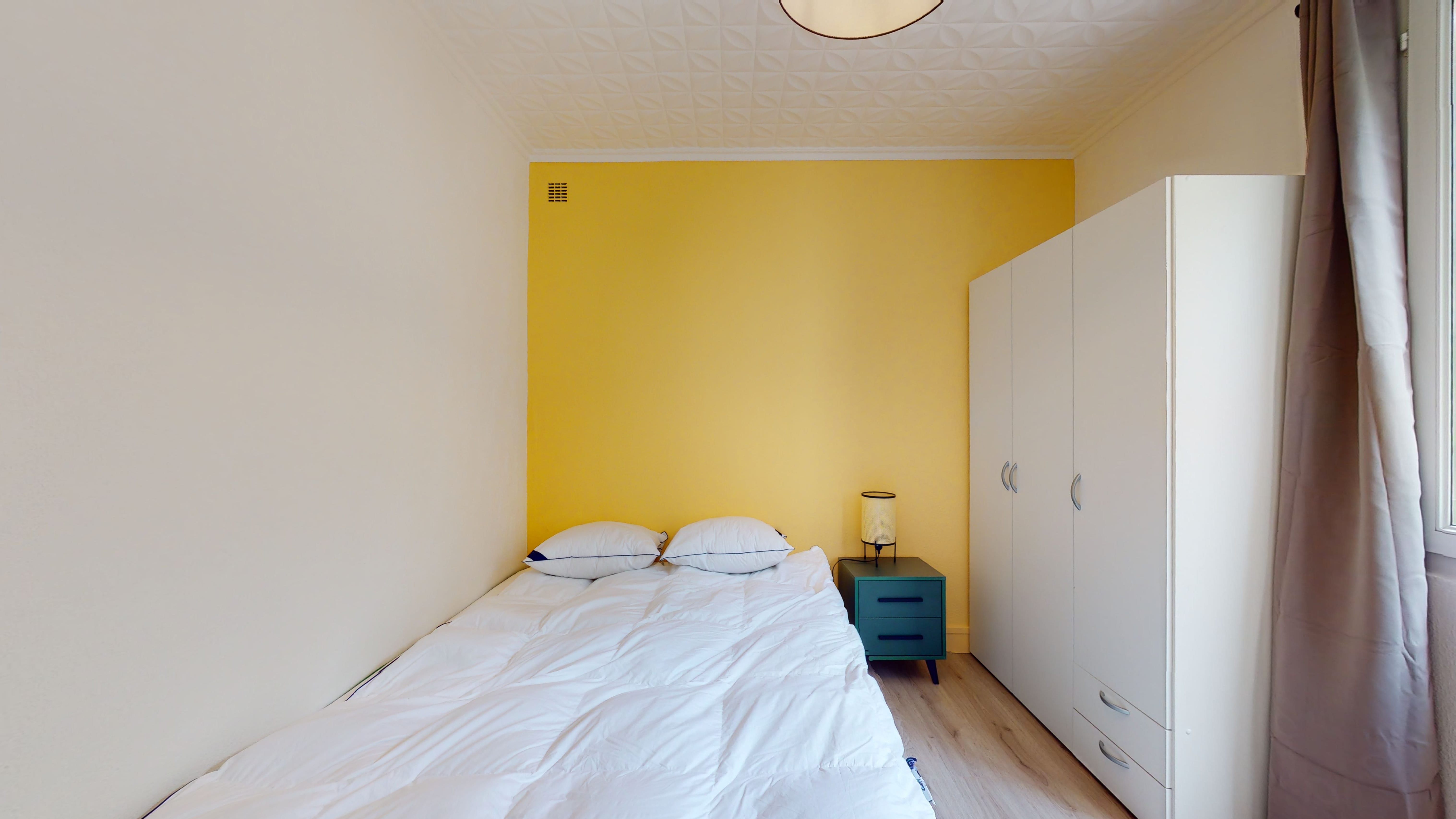Room 1 - 1