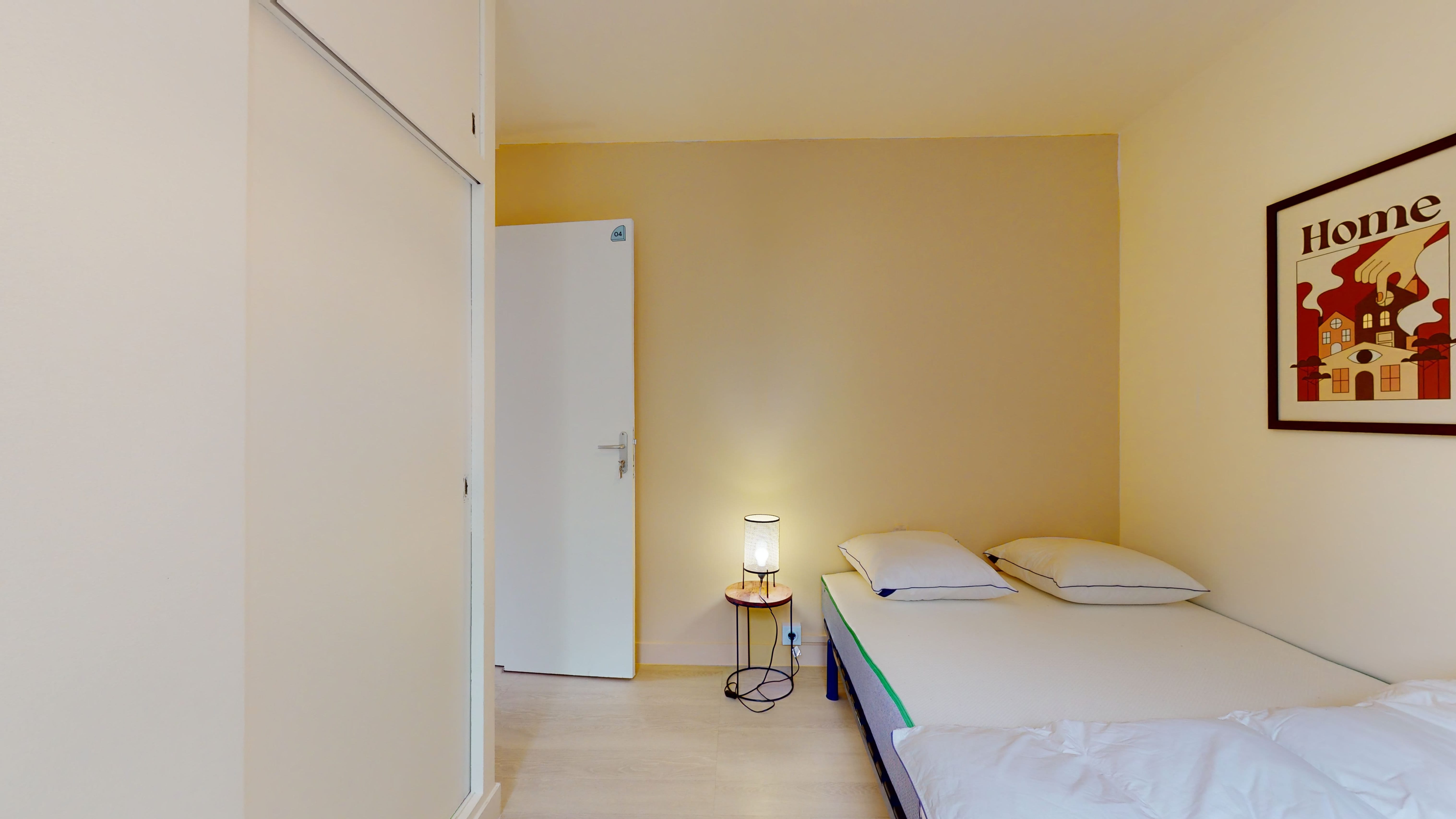 Room 4 - 1