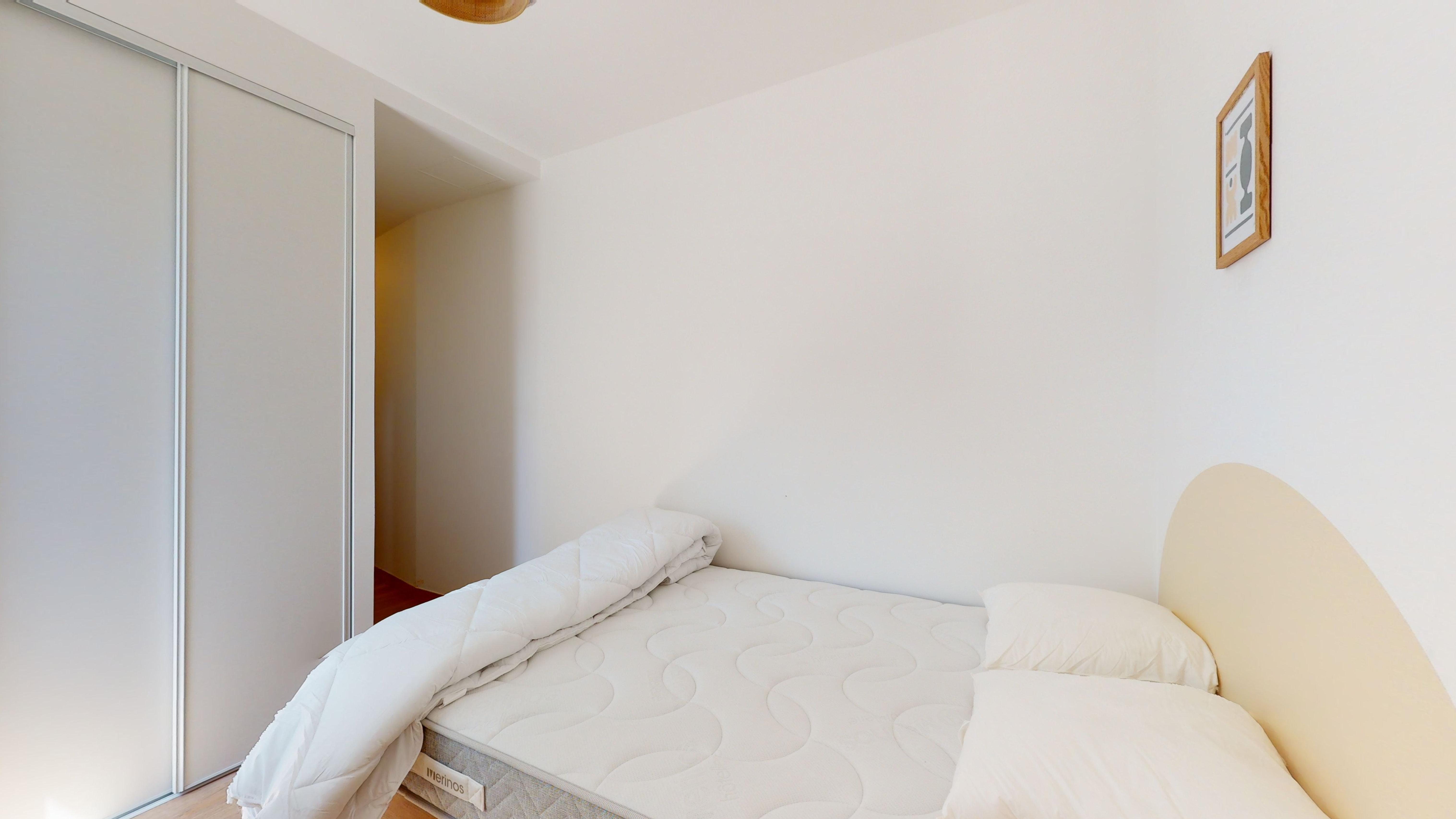 Room With Private Bathroom 1 - 1