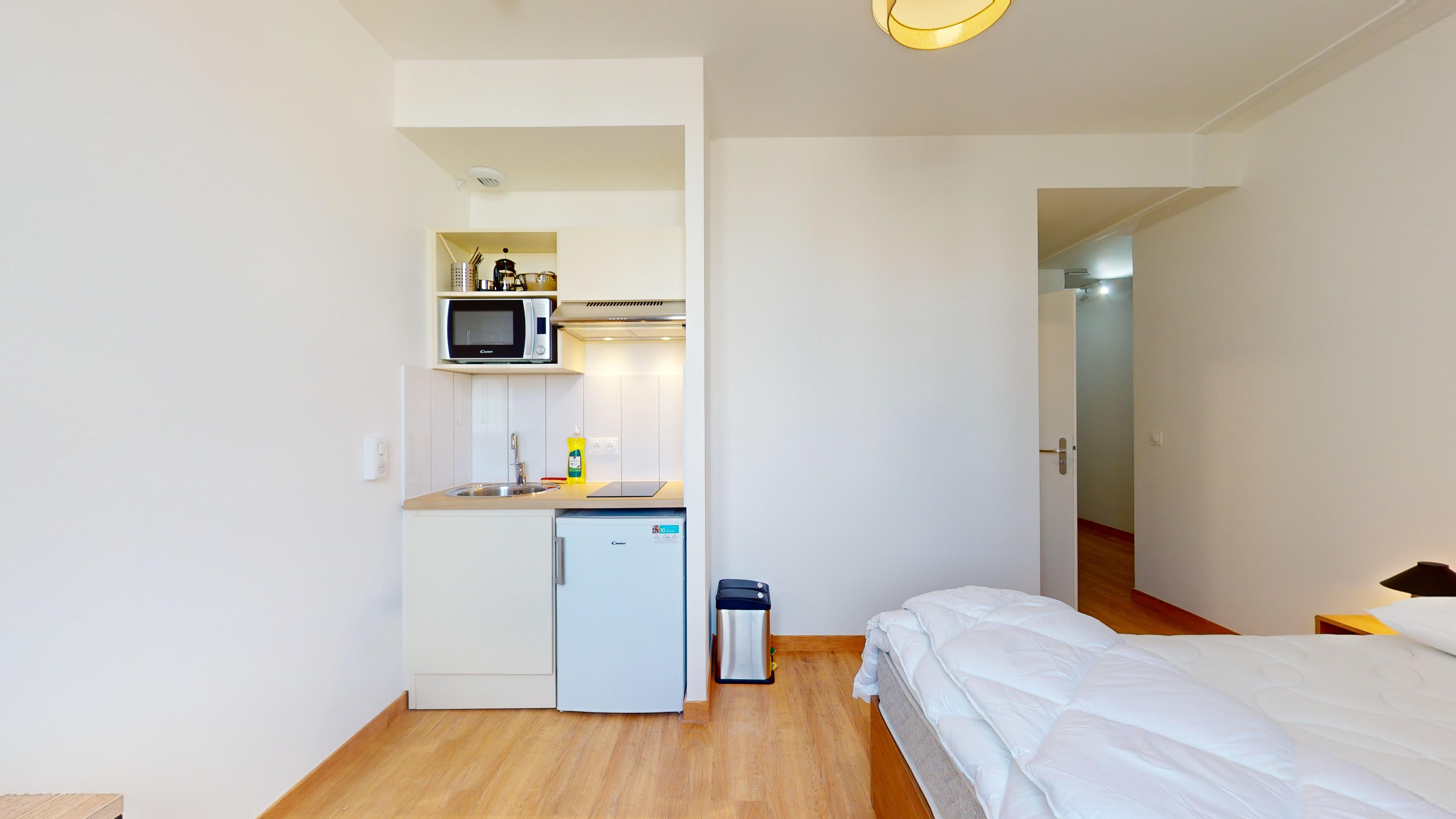 Studio For One Person - 9 - 3