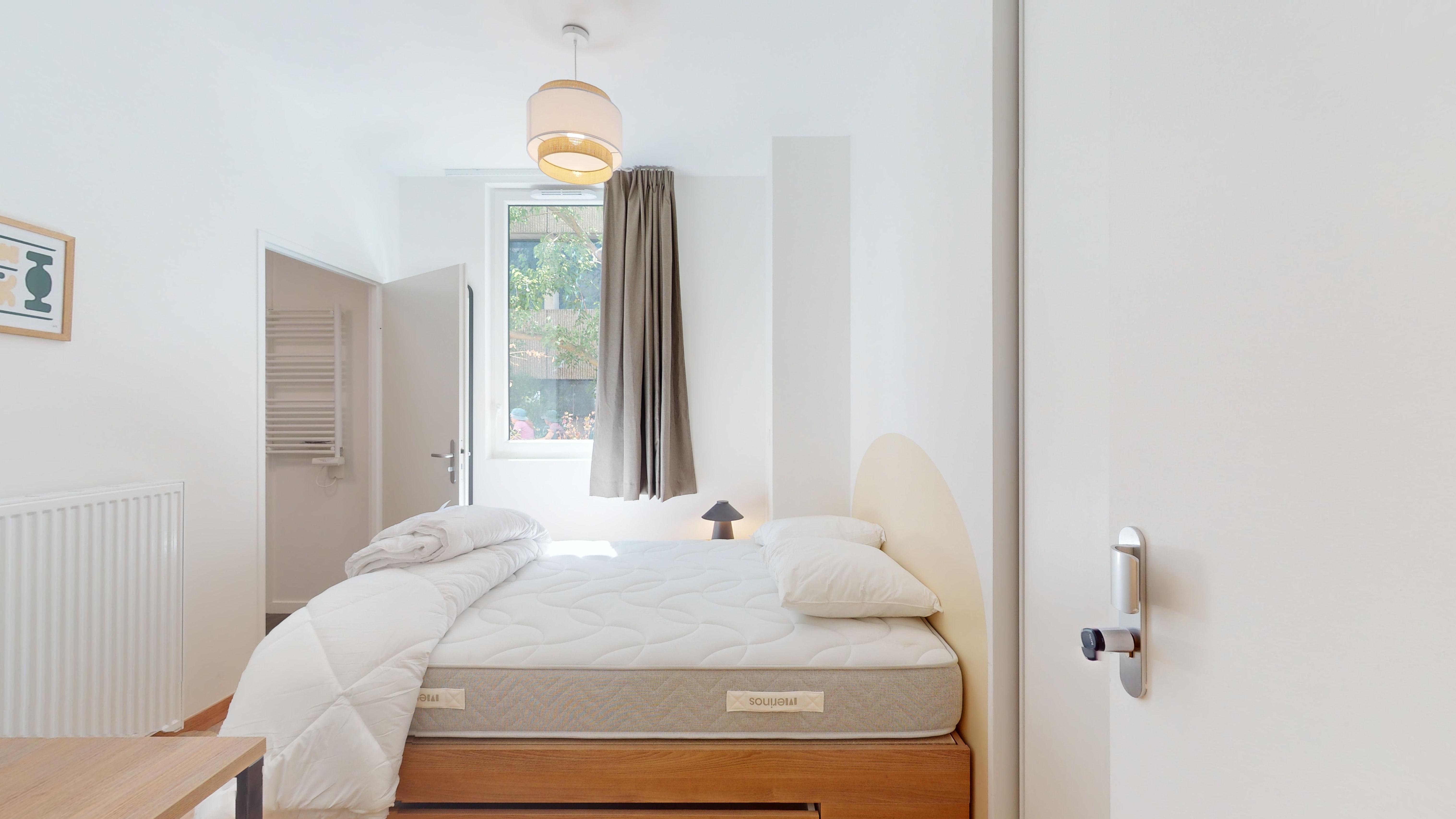 Room With Private Bathroom 2 - 1