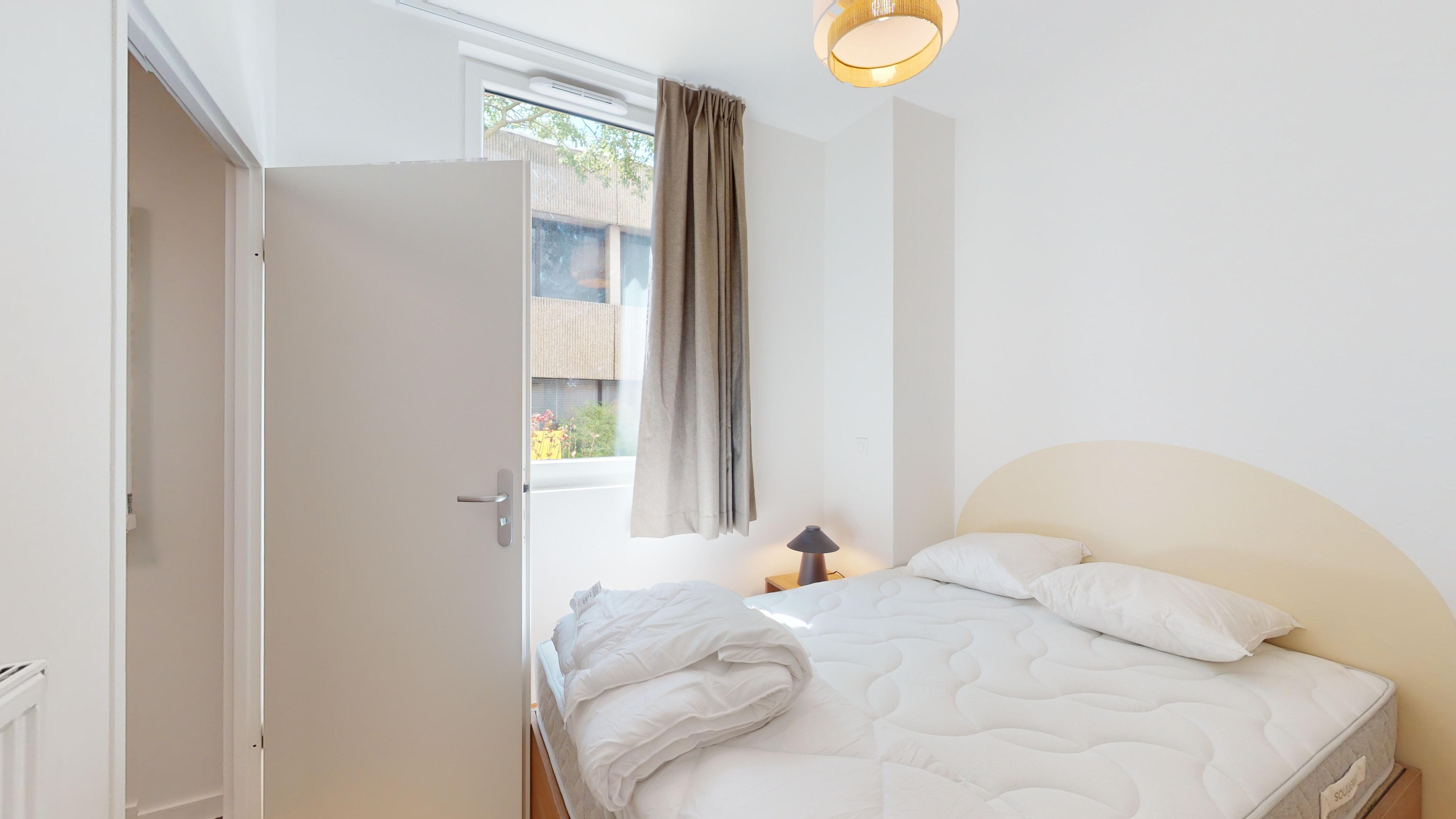 Room With Private Bathroom 2 - 3