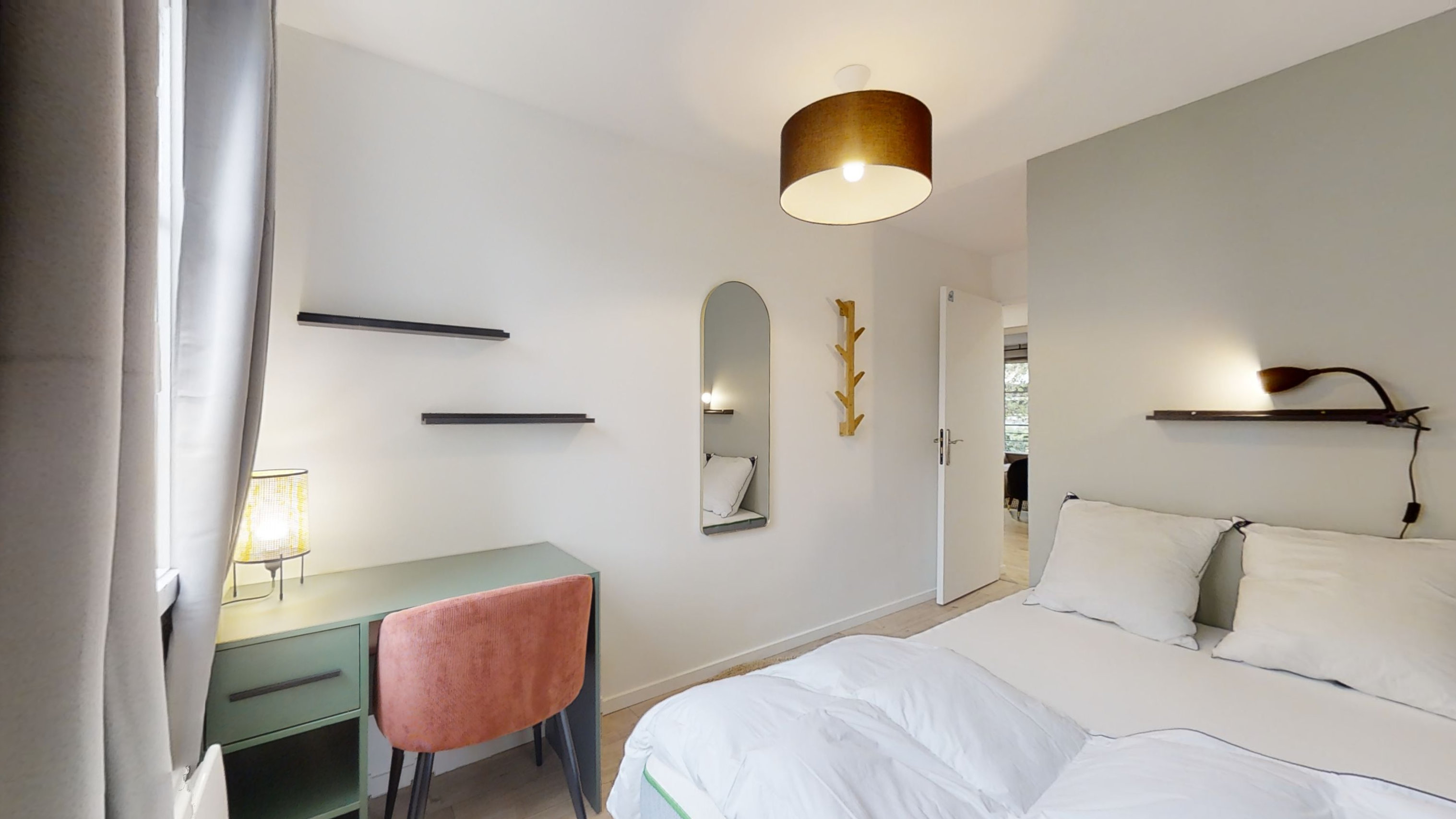  Room 4  -  Lyon Jean 23  - Gallery -  1