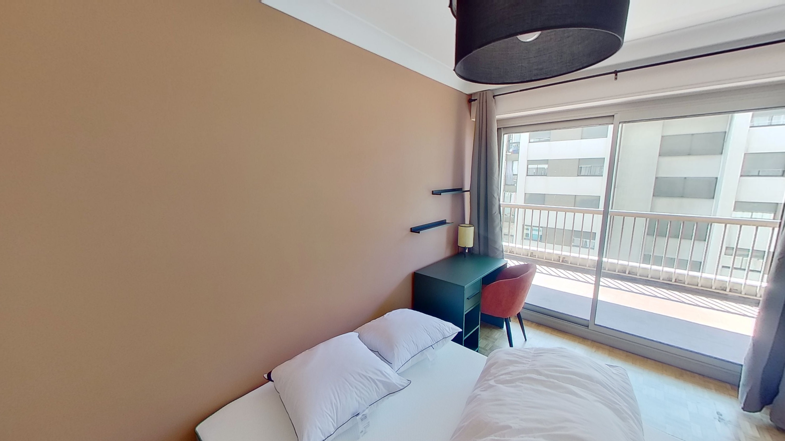 Room 4 - 2