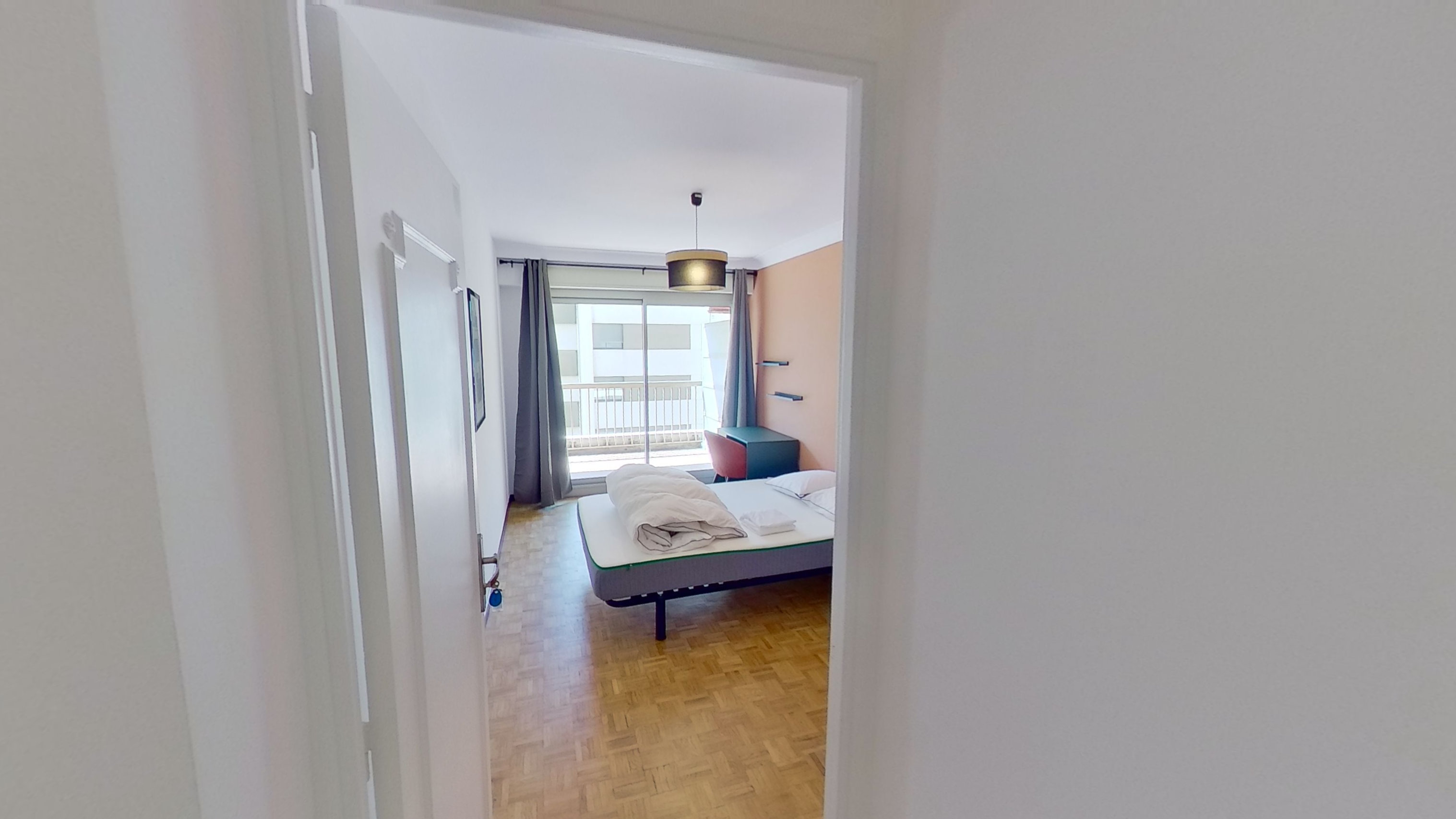 Room 5 - 1