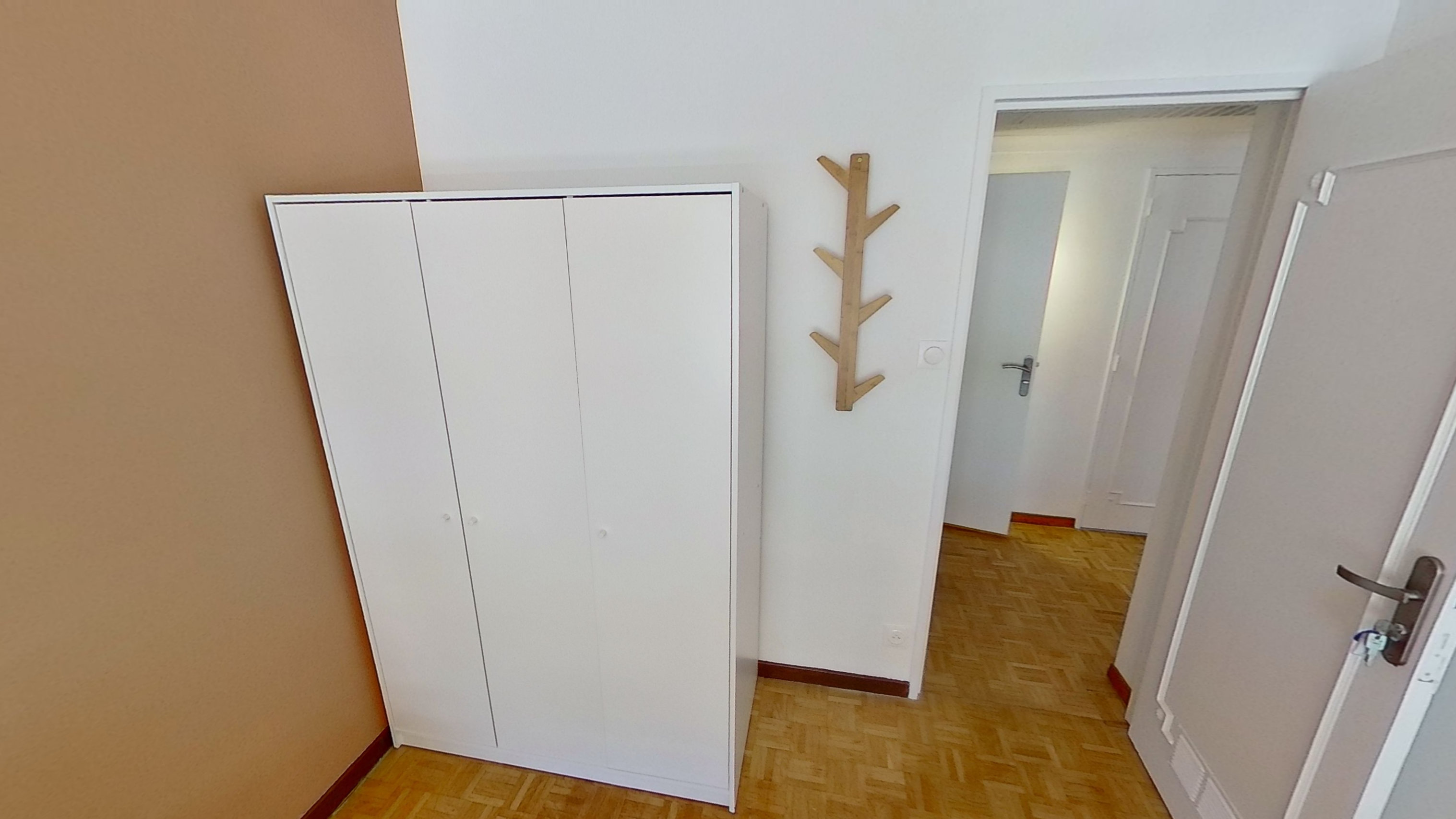 Room 5 - 3