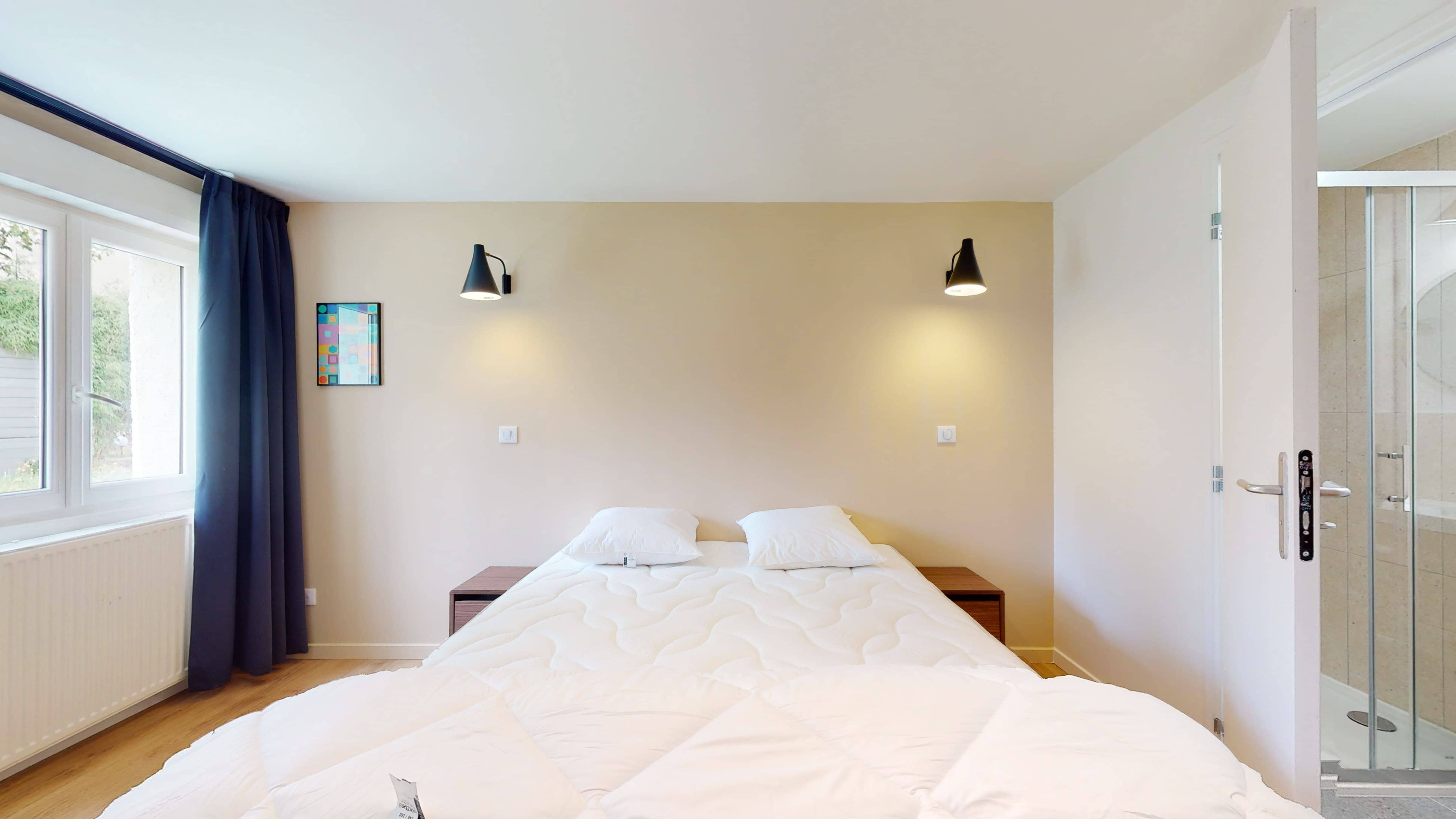  Room For Two Person - 1  -  Whitney  - Gallery -  5