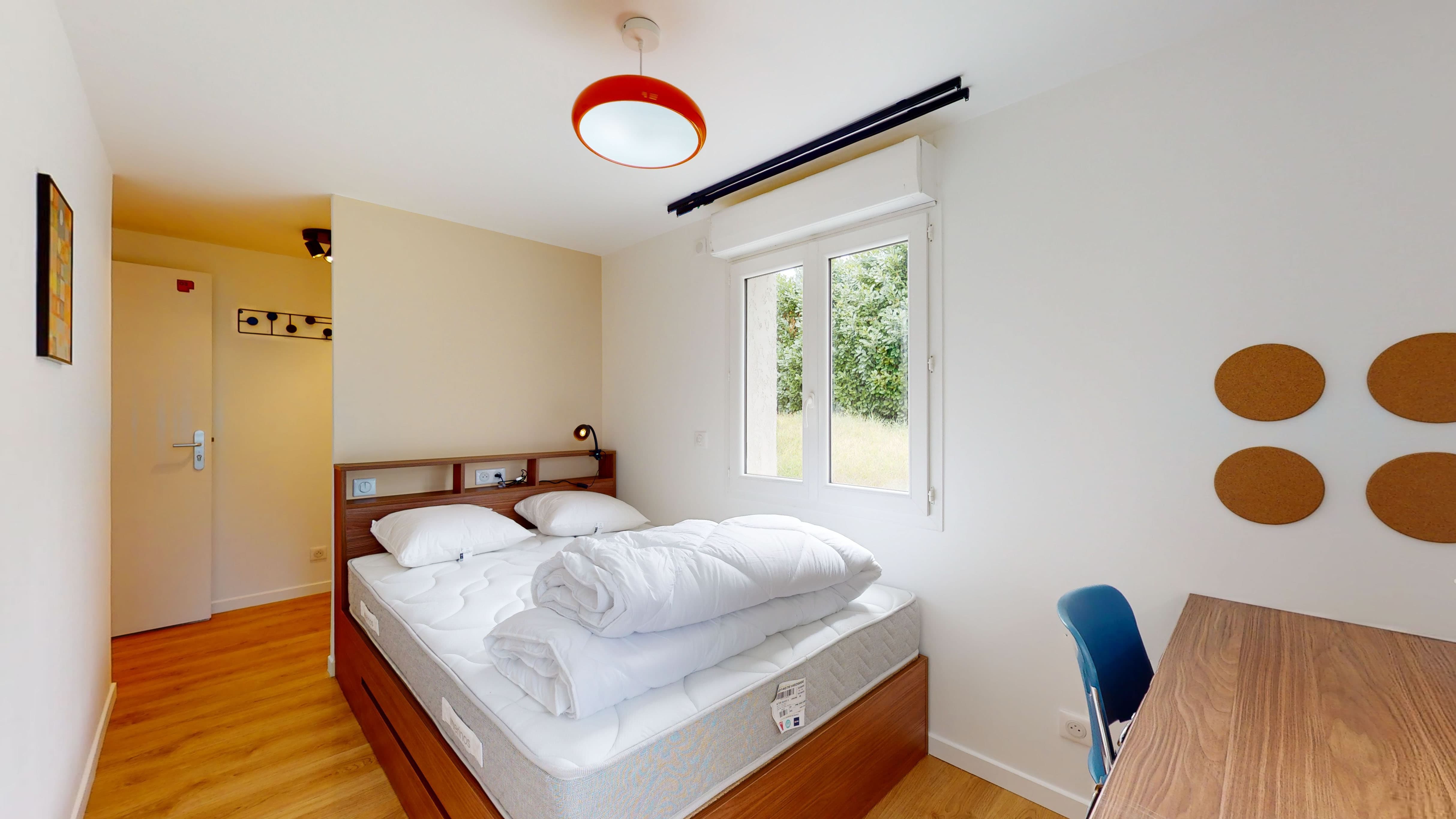  Room For One Person - 3  -  Whitney  - Gallery -  4