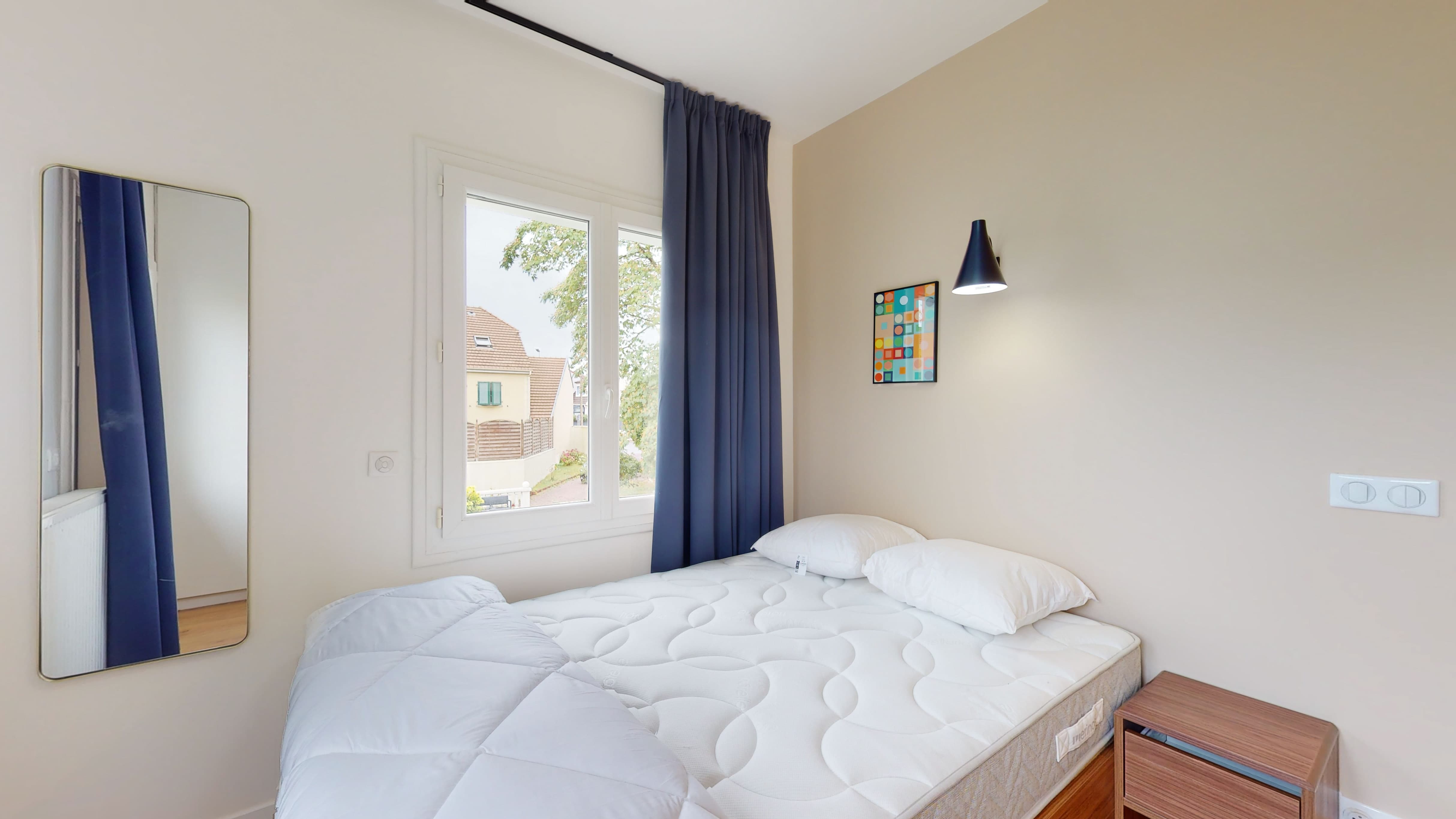  Room For One Person - 8  -  Whitney  - Gallery -  5