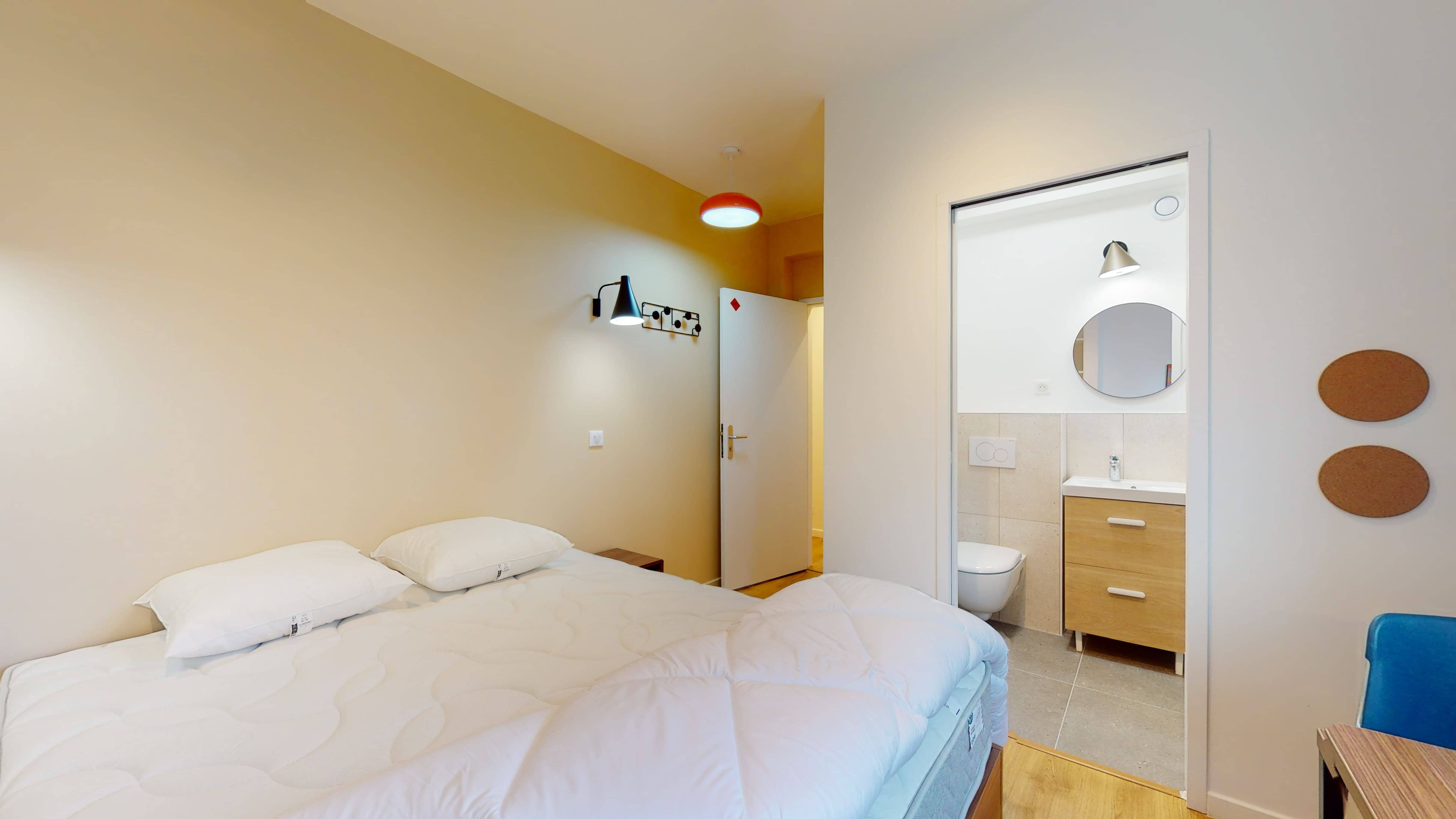  Room For One Person - 9  -  Whitney  - Gallery -  7