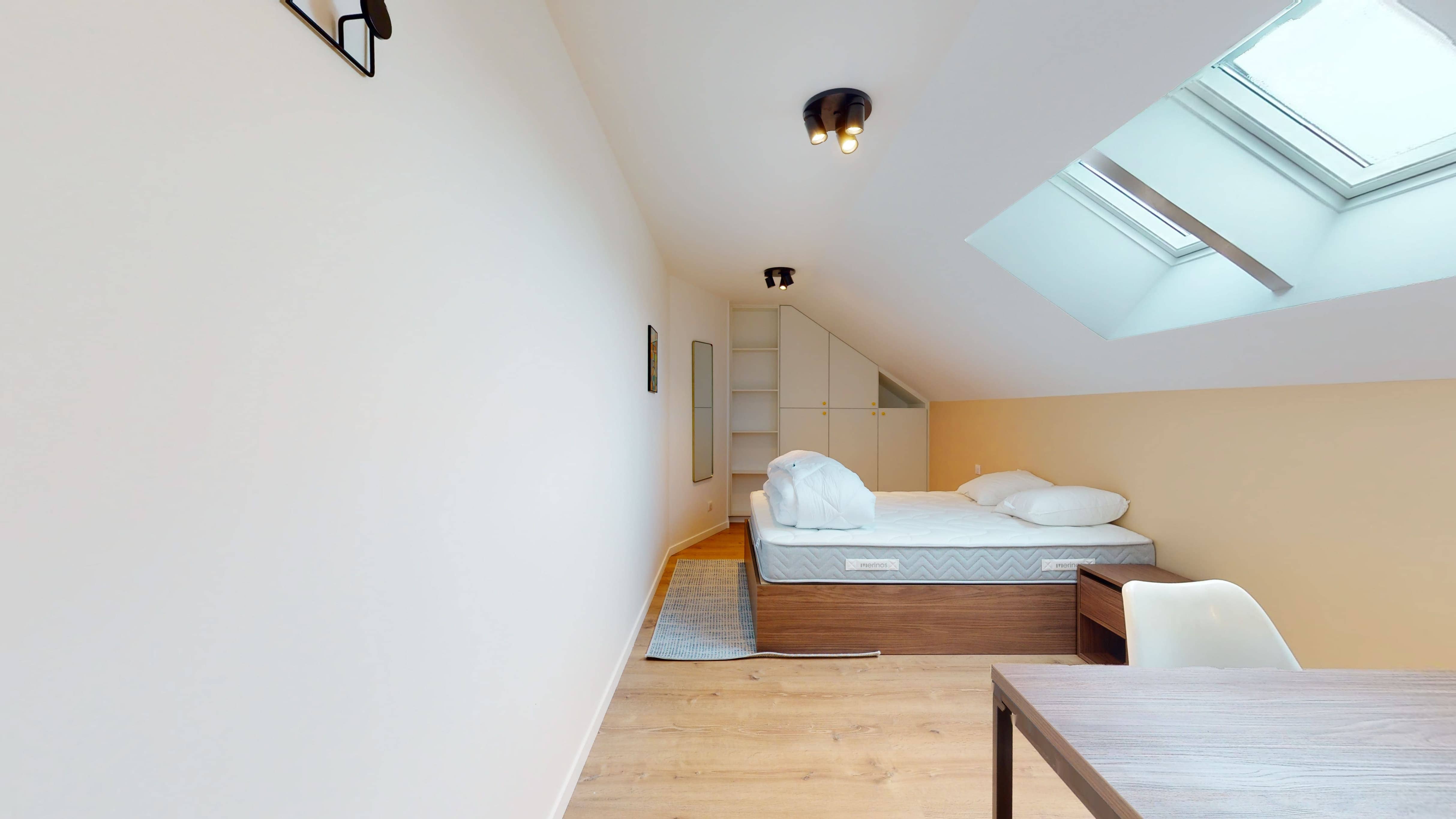  Room For One Person - 10  -  Whitney  - Gallery -  6