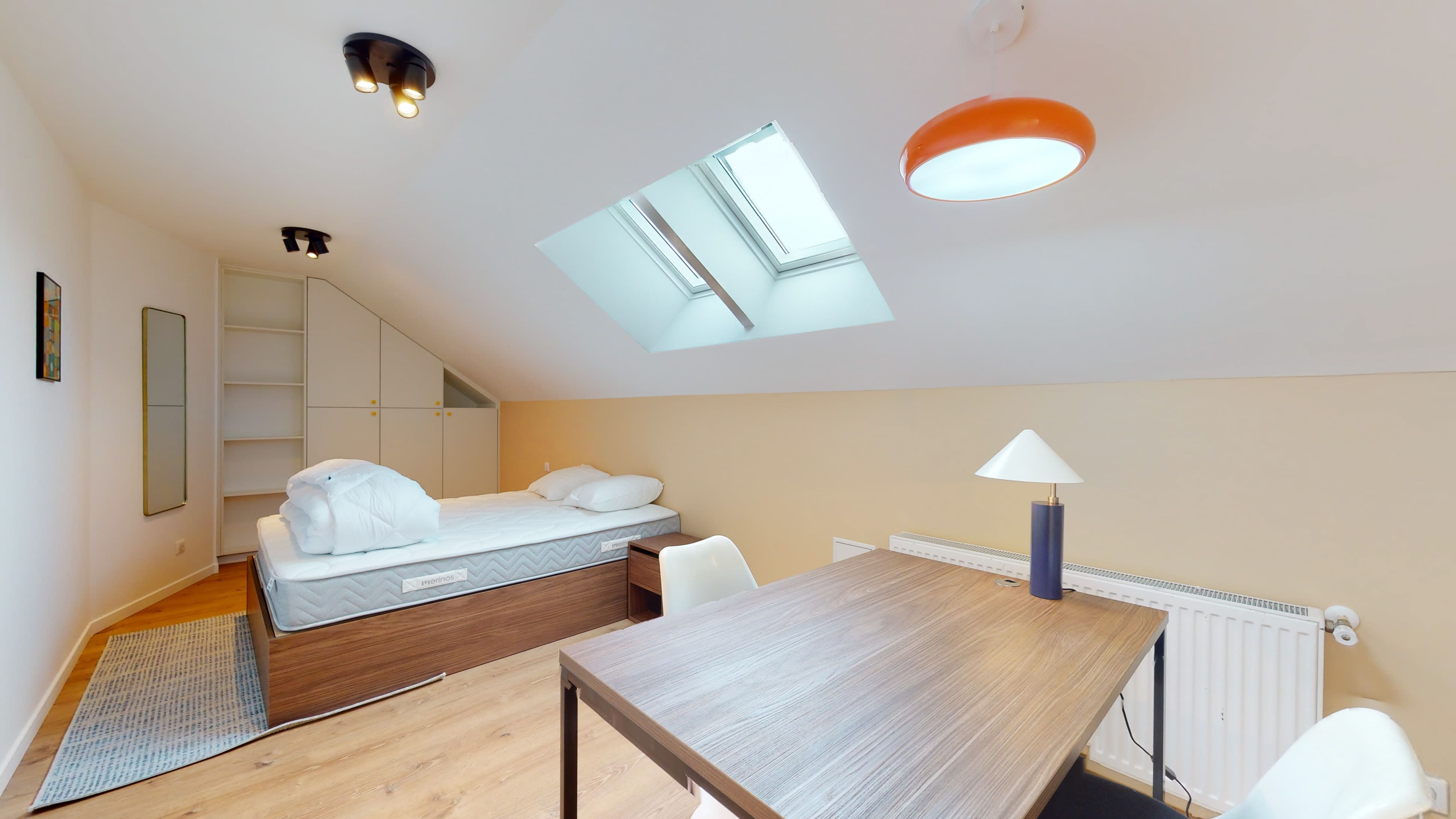  Room For One Person - 10  -  Whitney  - Gallery -  5