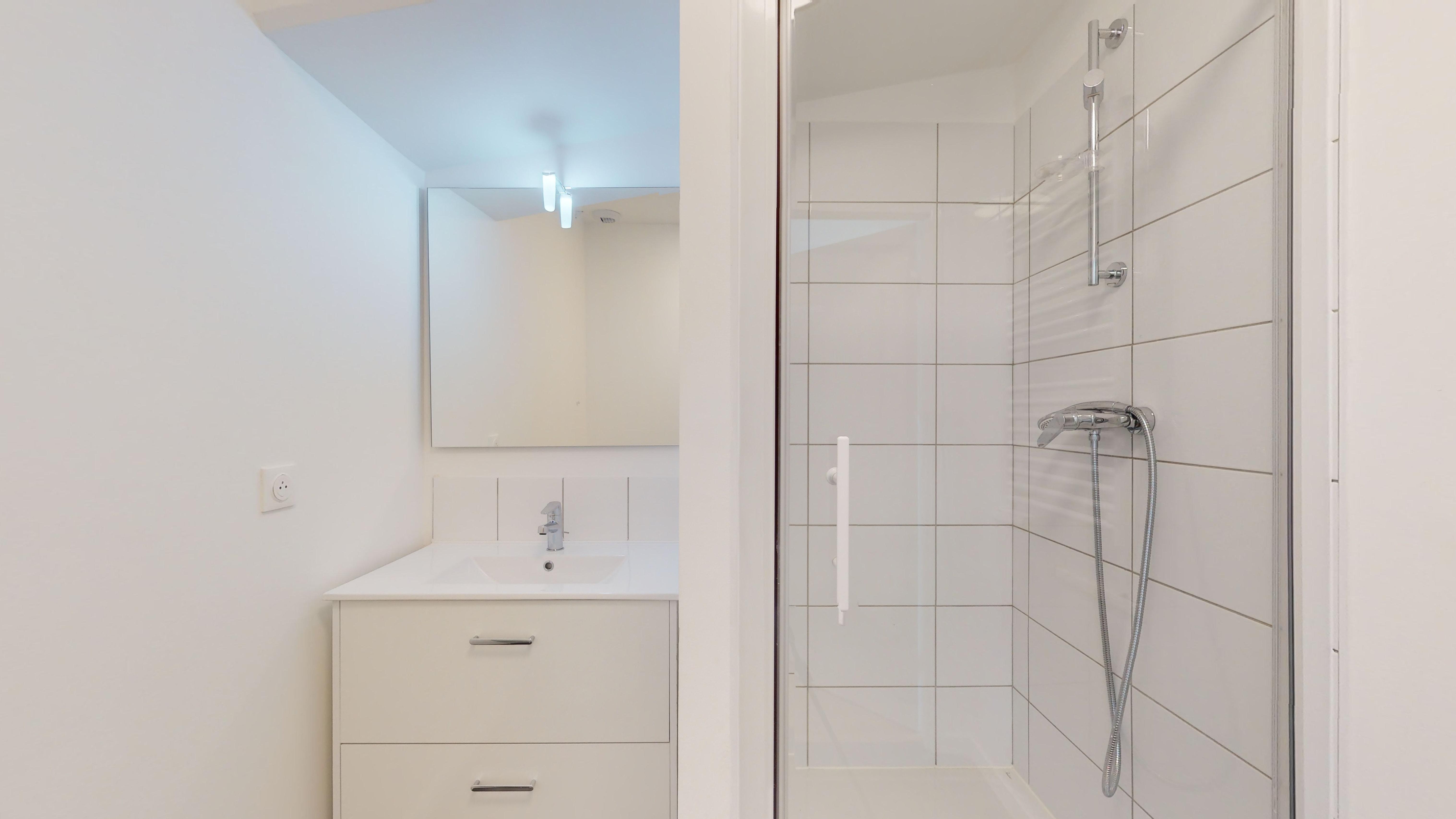 Studio For Two People - E01 - 7