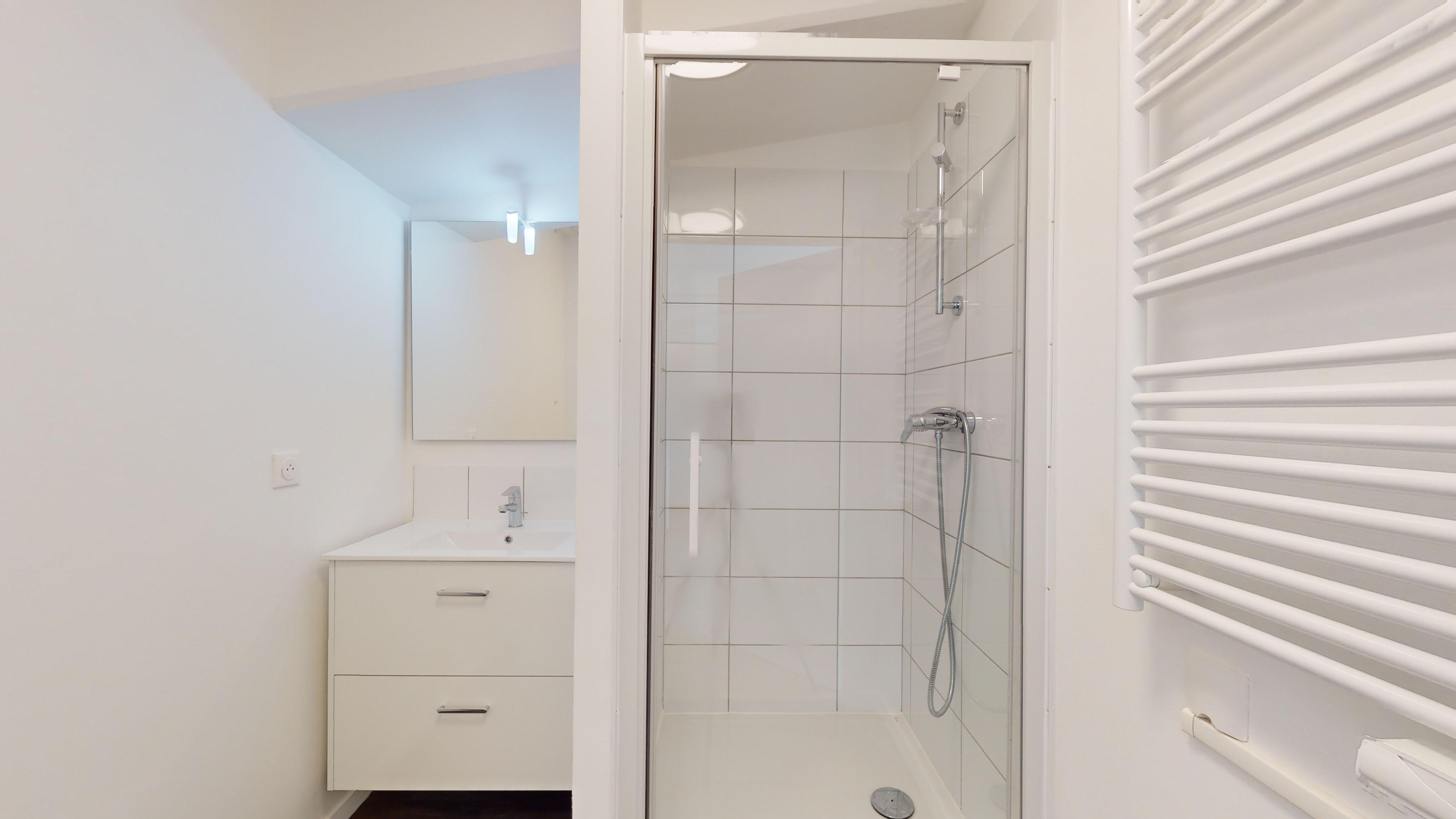 Studio For Two People - E01 - 8