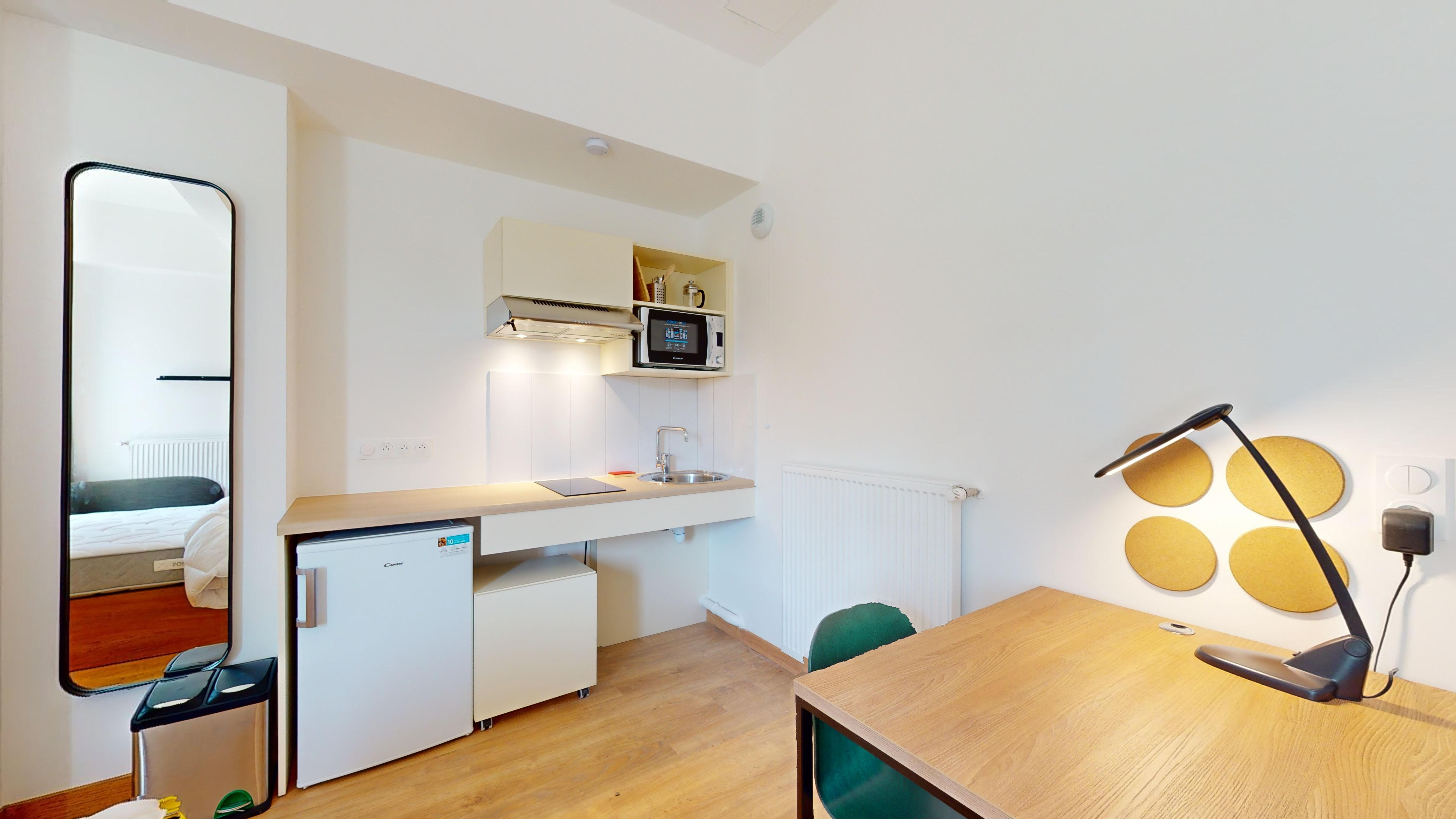 Studio For Two People - E02 - 3