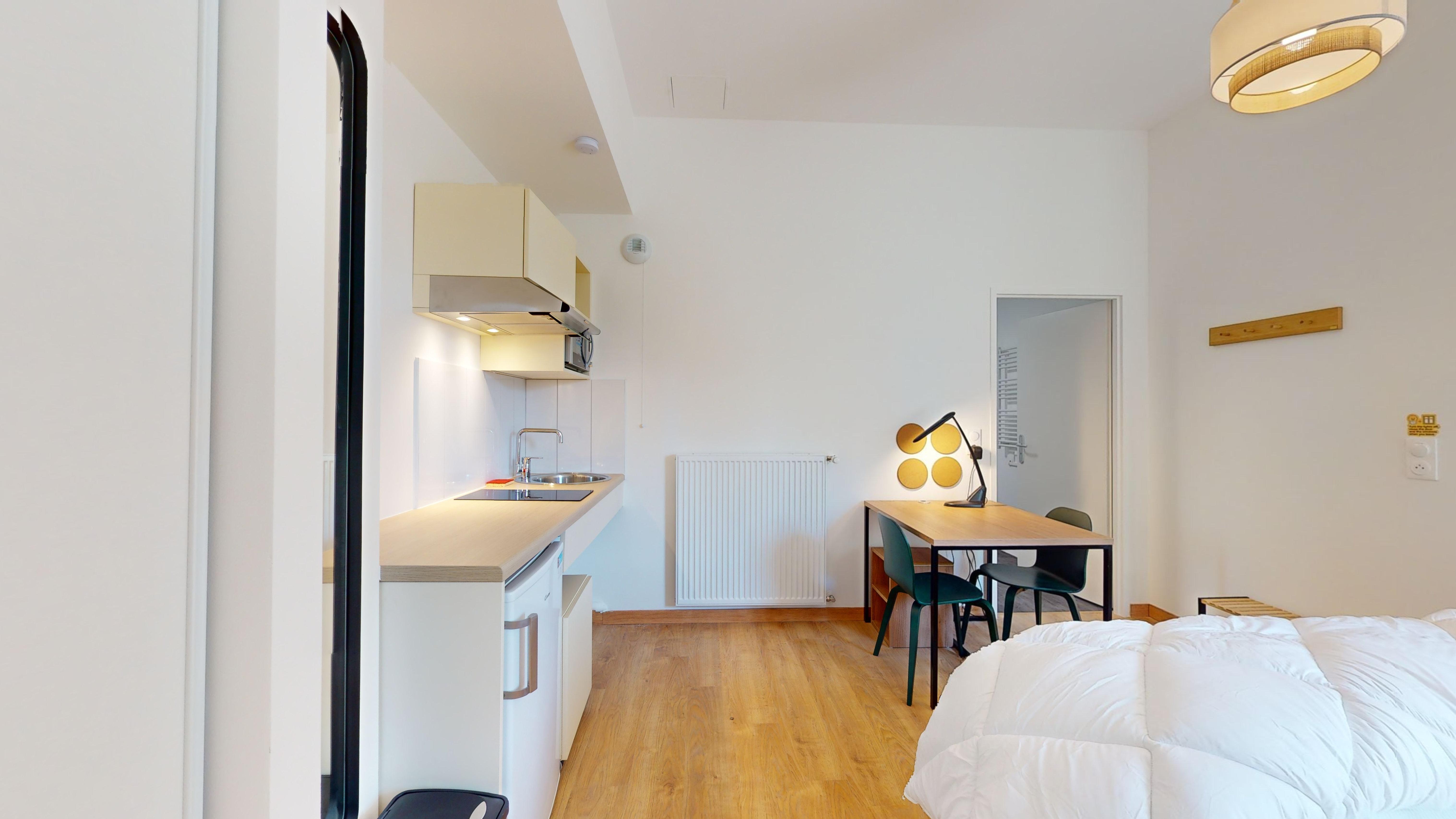 Studio For Two People - E02 - 5
