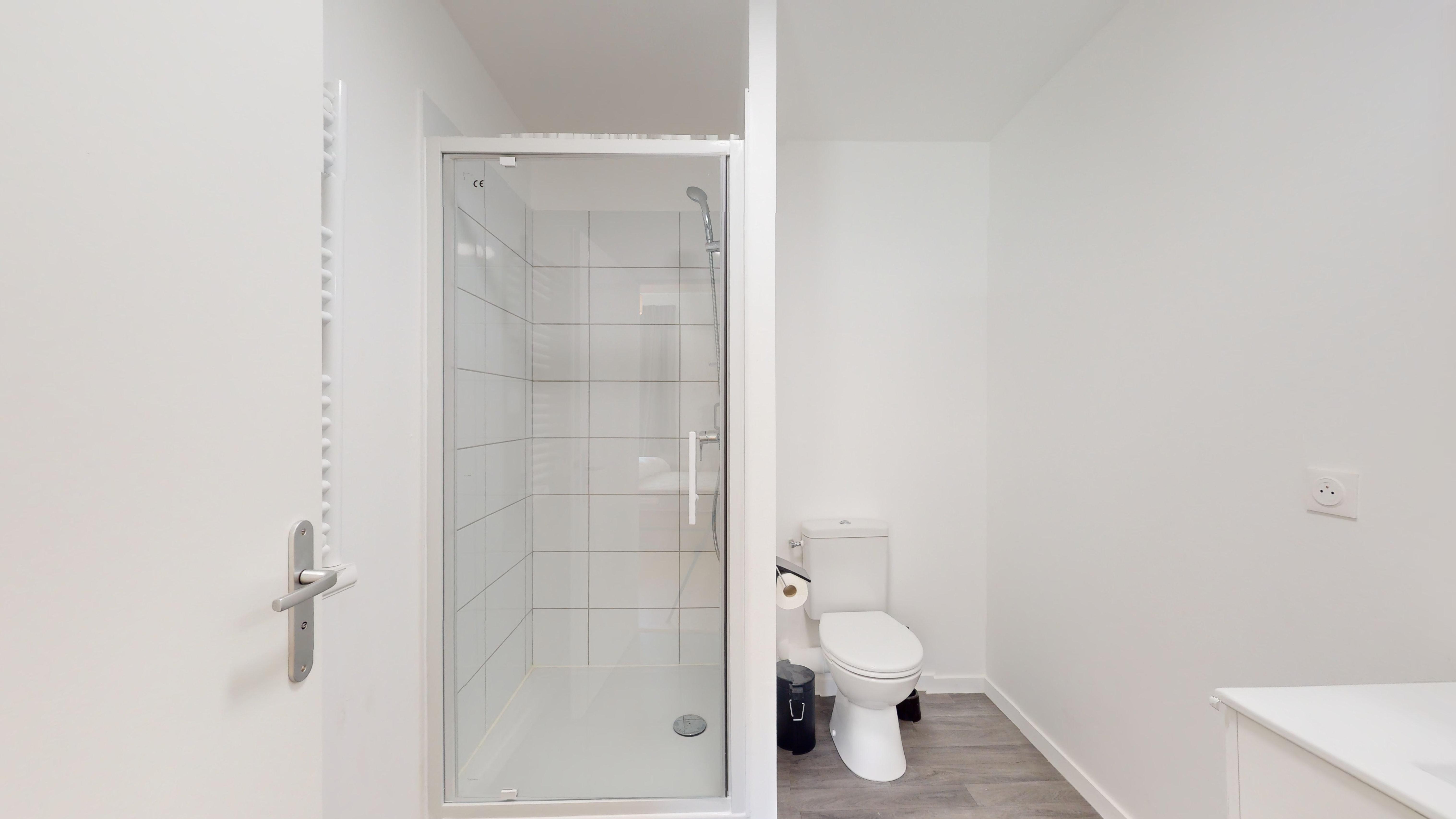Private Studio E03 - 7
