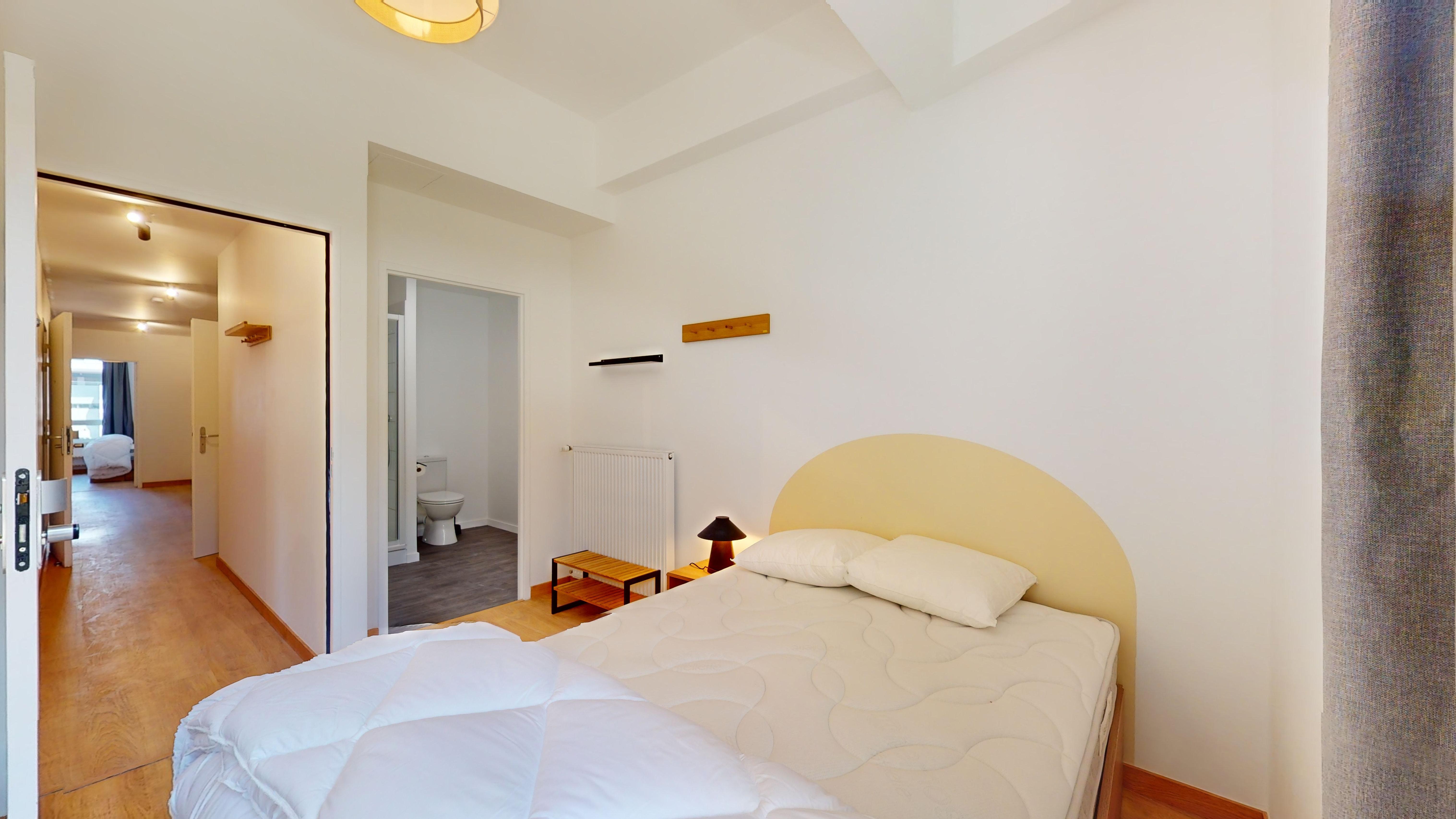 Private Studio E03 - 3