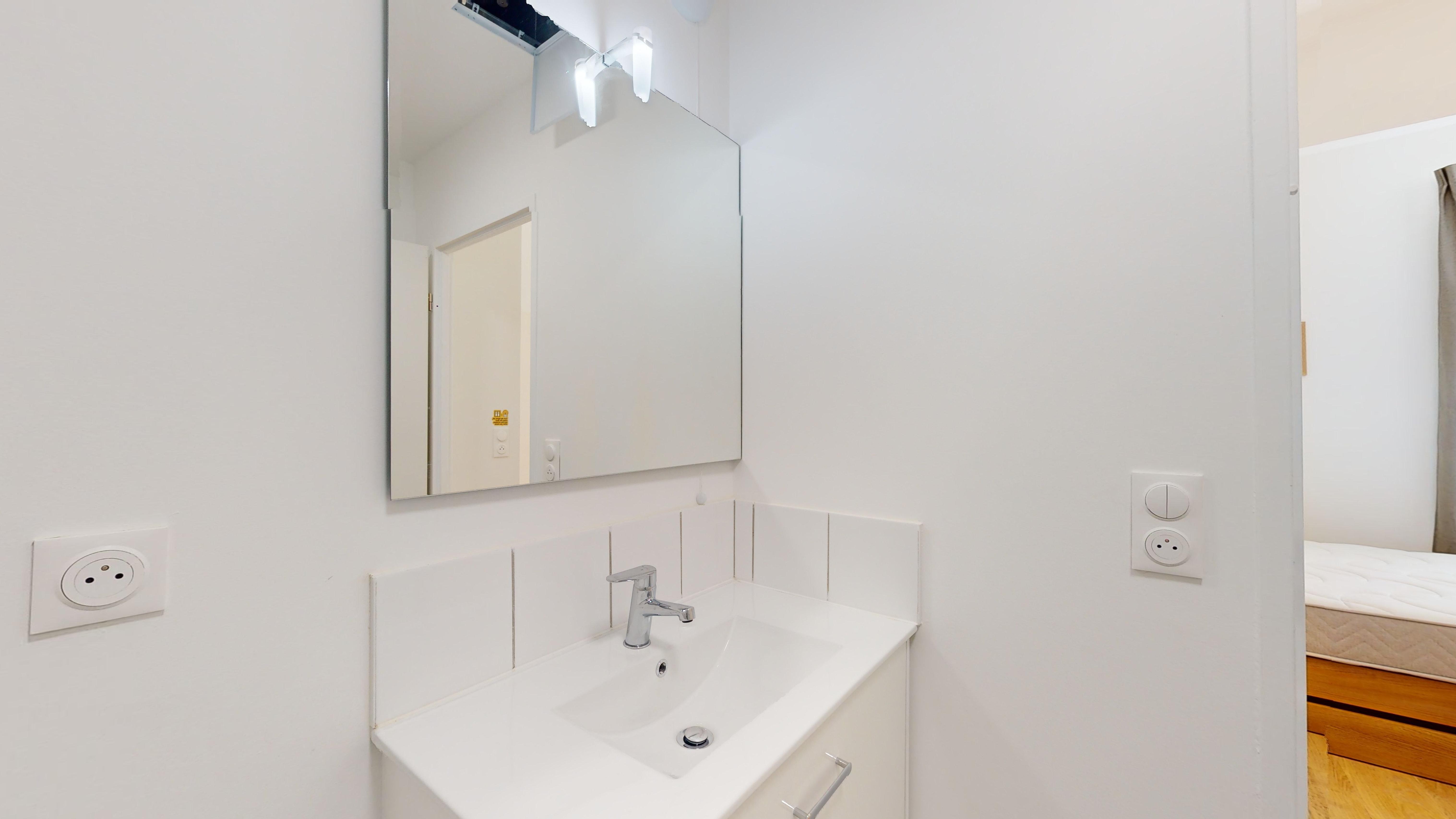 Private Studio E03 - 8