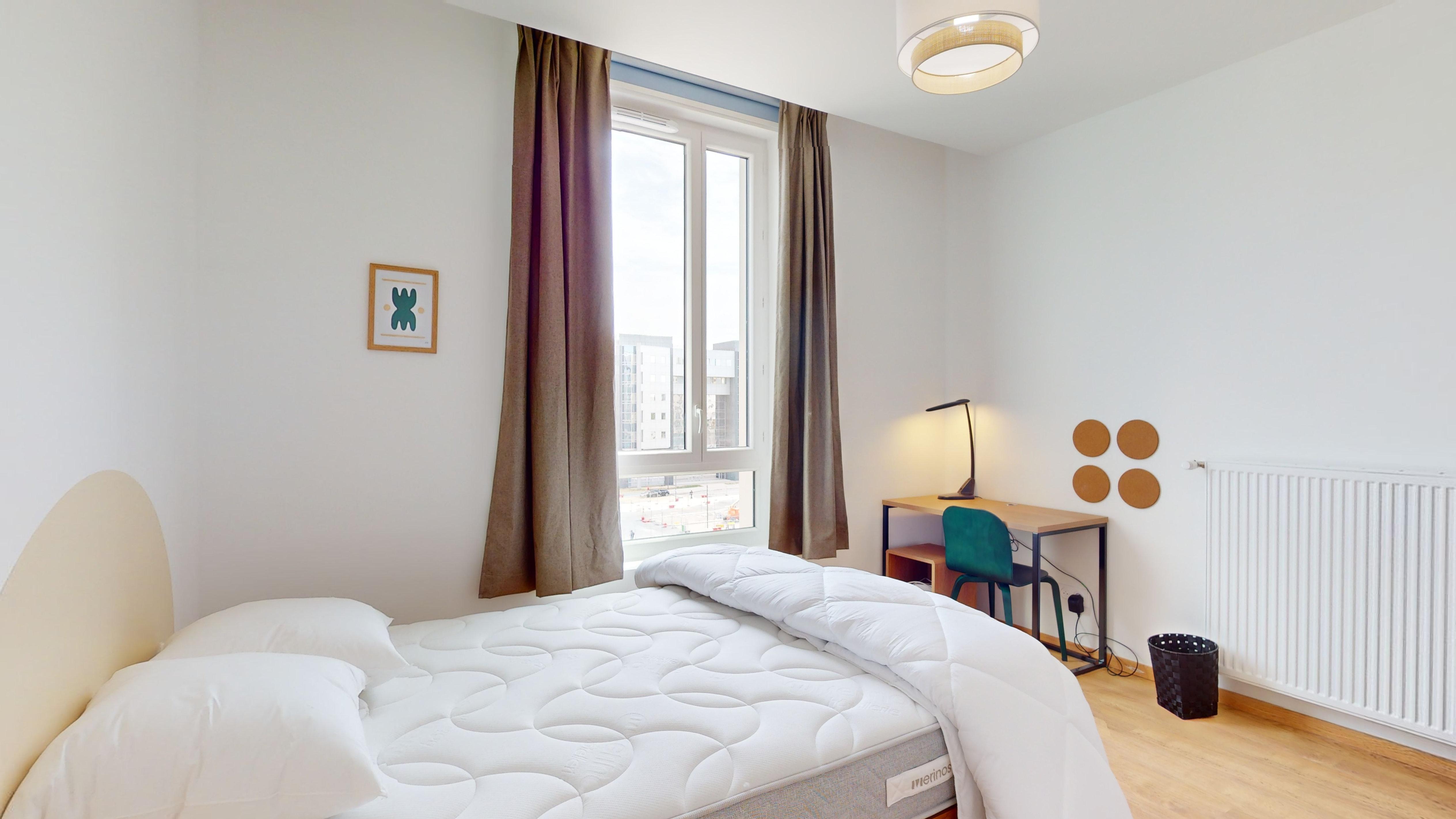 Room With Shared Bathroom - 110 - 1